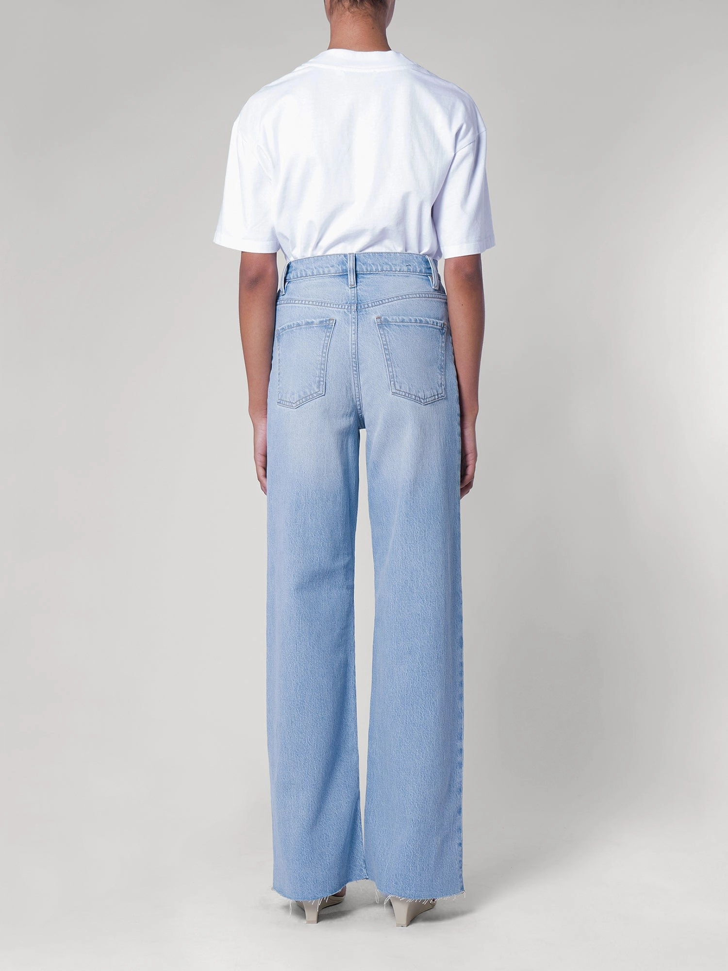 Modern Minimalist Urban Explorer Milla Jean Long Sauntered