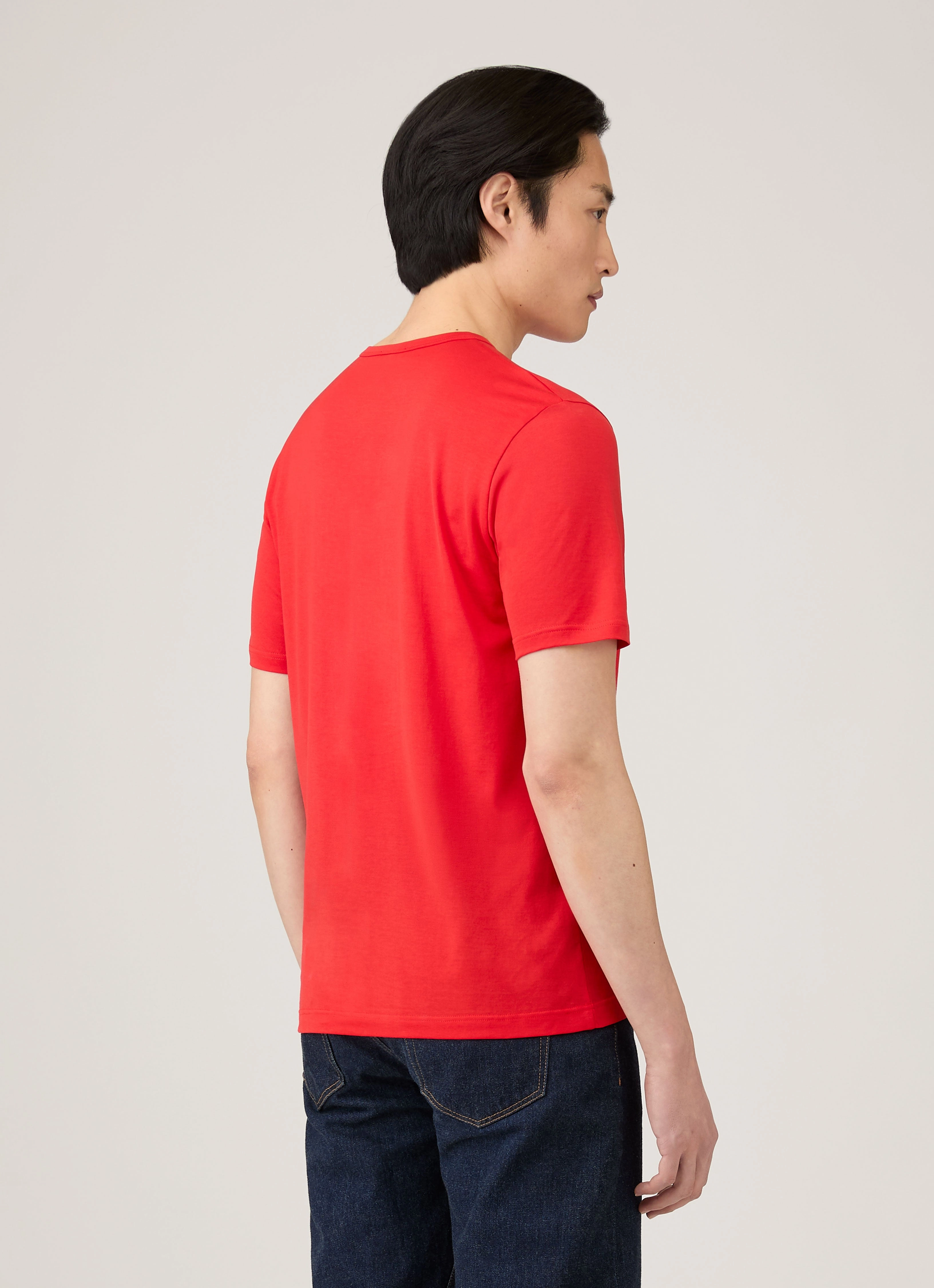 Men's Classic T-shirt in Bright Red Comfortable And Versatile