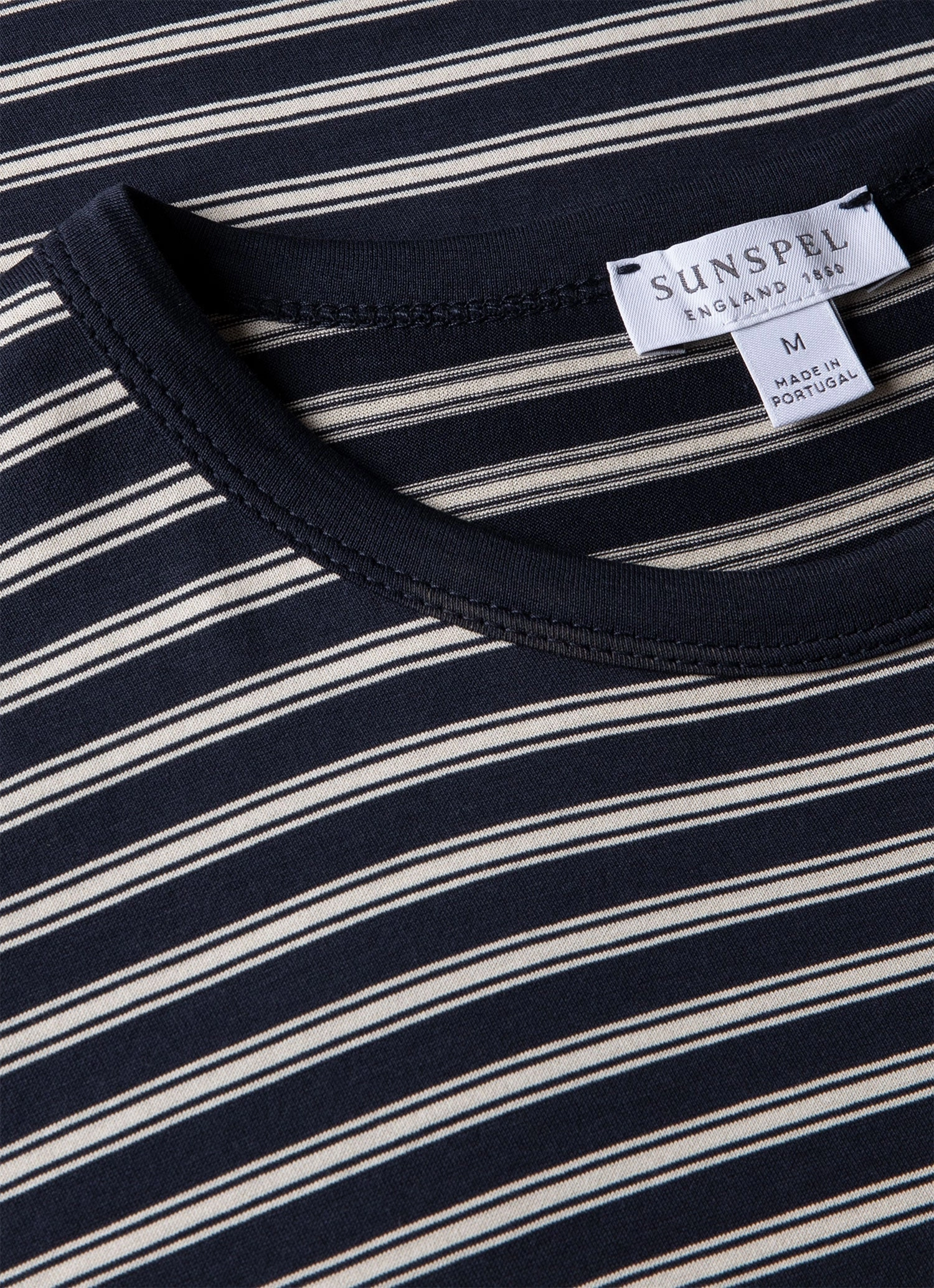 Men's Classic T-shirt in Navy/Undyed Cozy Layer Fit