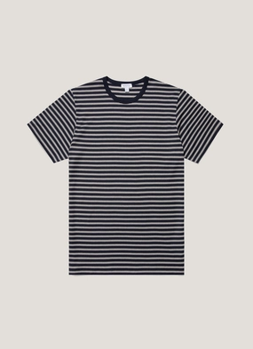 Men's Classic T-shirt in Navy/Undyed Layered Fit Edgy Basic Top Men's Classic T-shirt in Navy/Undyed