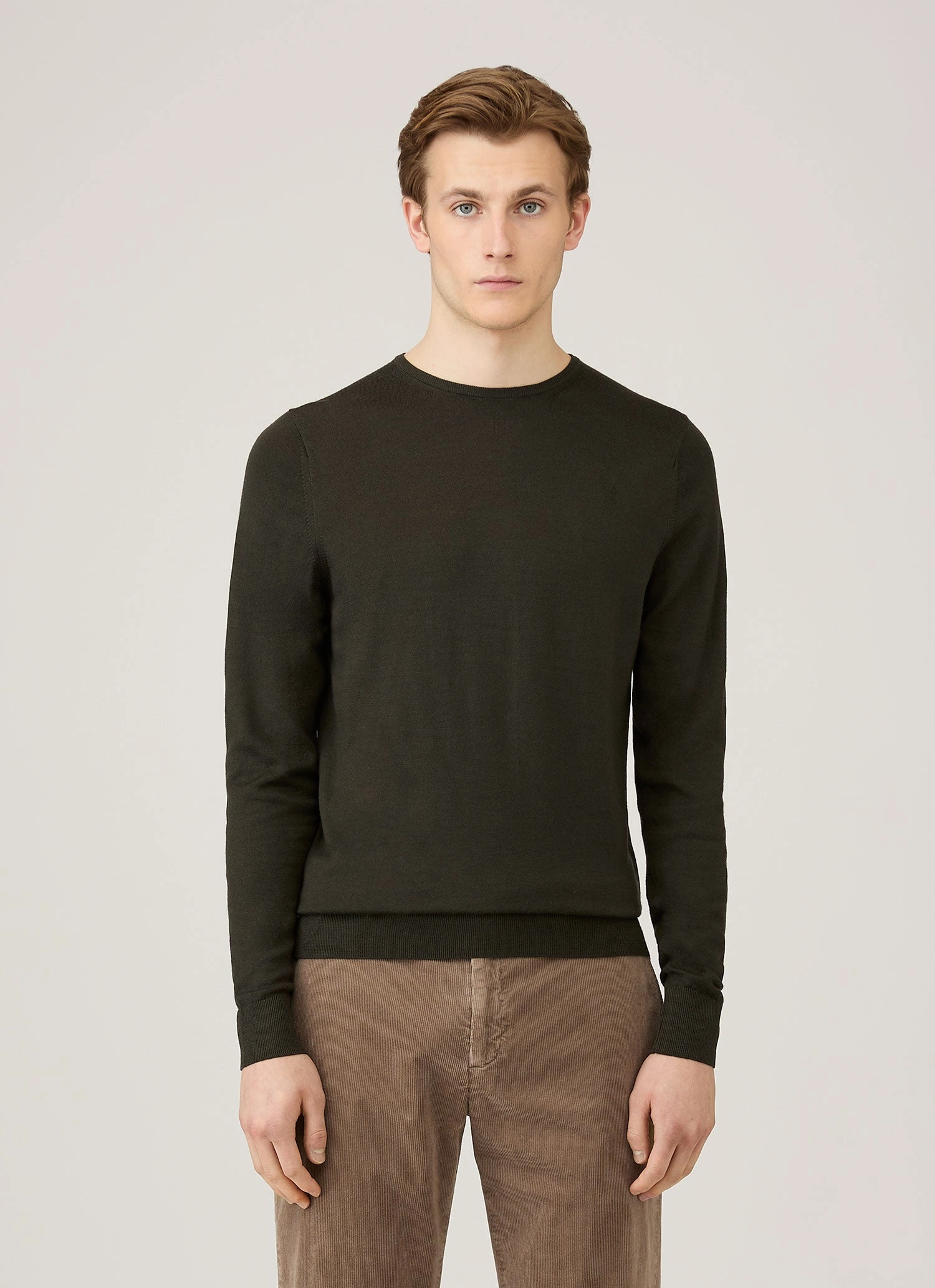 Sleek Texture Low Maintenance Fibers Men's Extra-Fine Merino Crew Neck in Dark Green