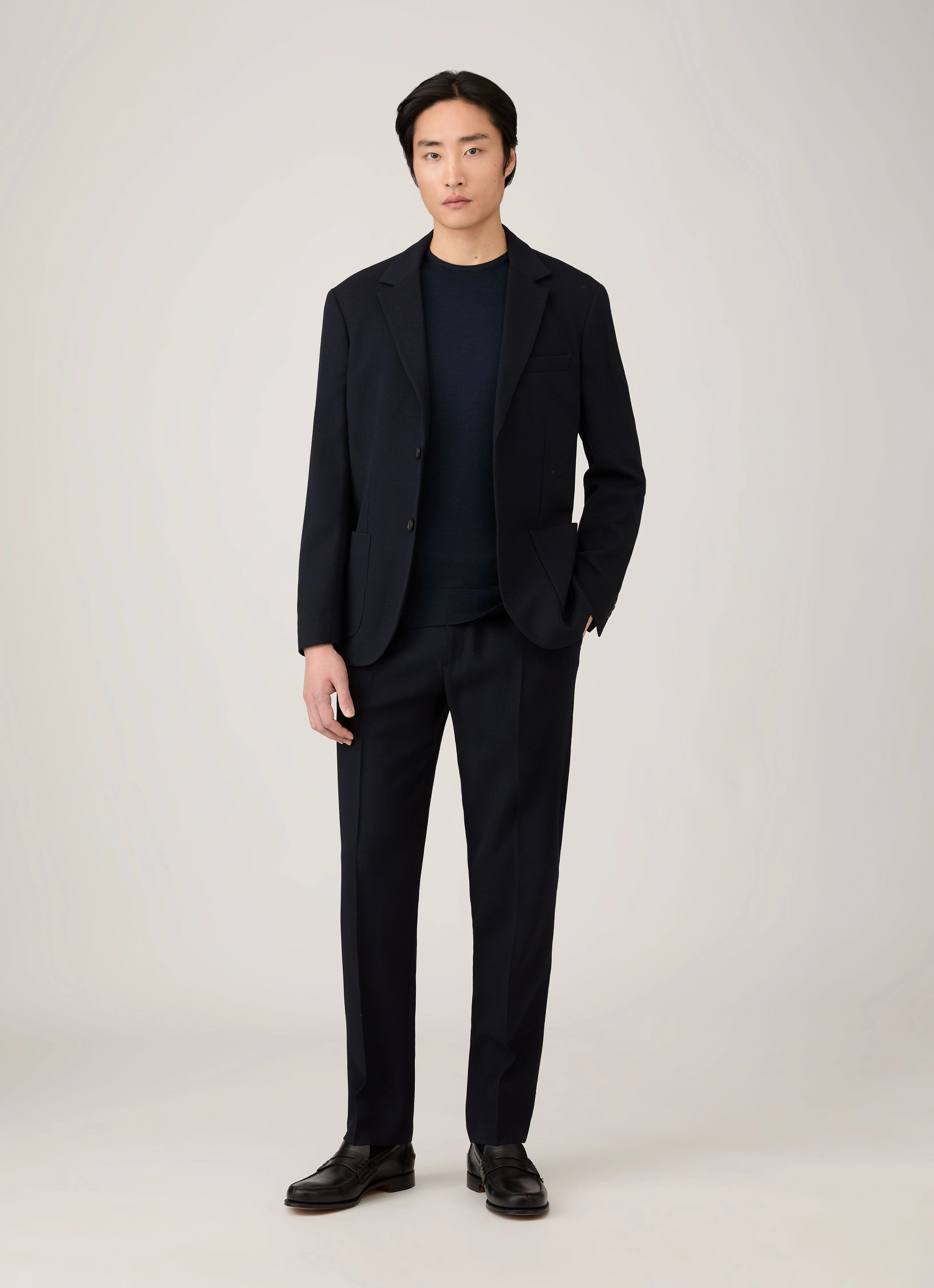 Men's Extra-Fine Merino Crew Neck in Navy Subtle Details Moisture Wicking Technology