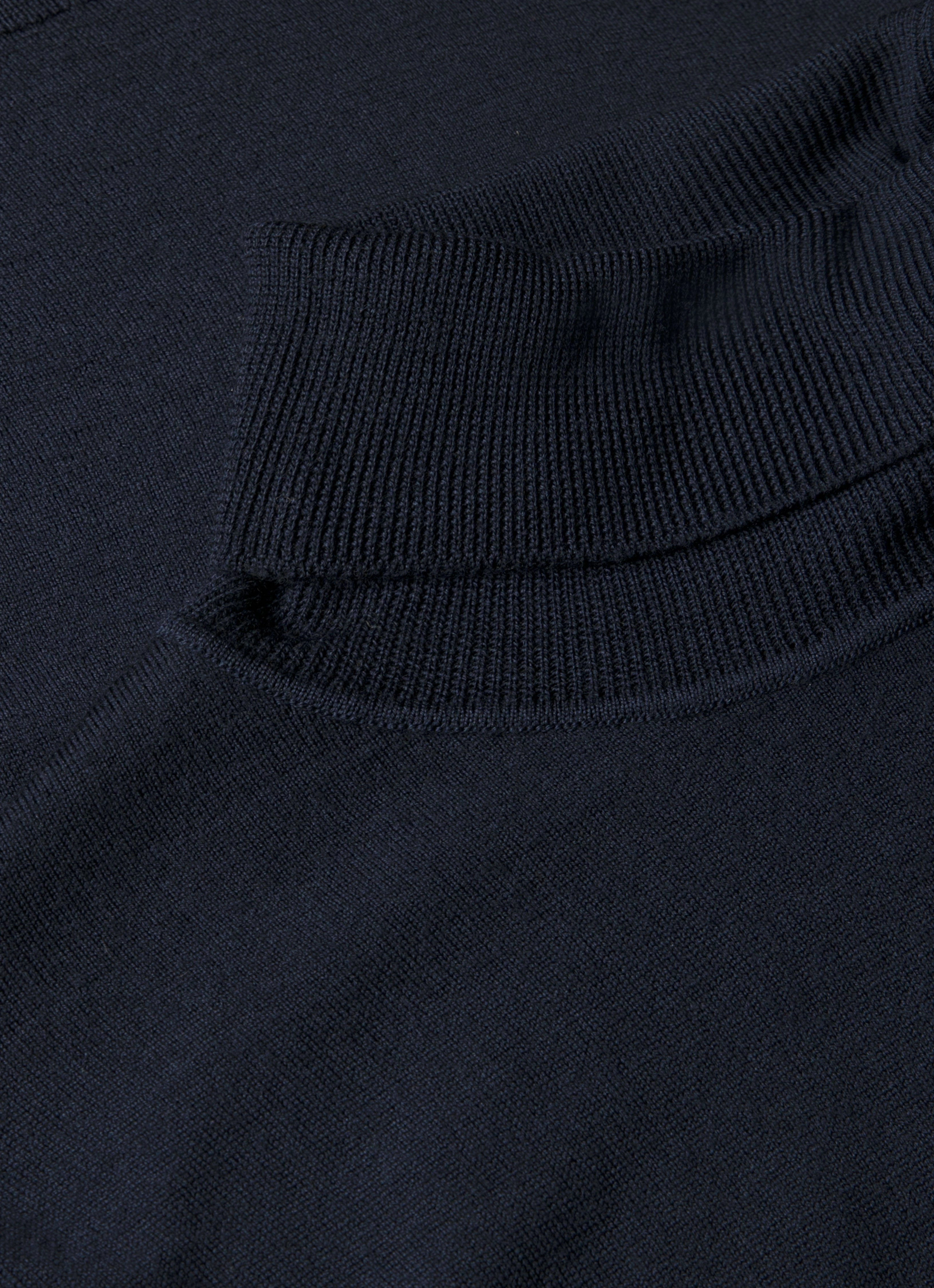 Men's Extra-Fine Merino Roll Neck in Navy Flexible Seam Structure ZeroWaste Production