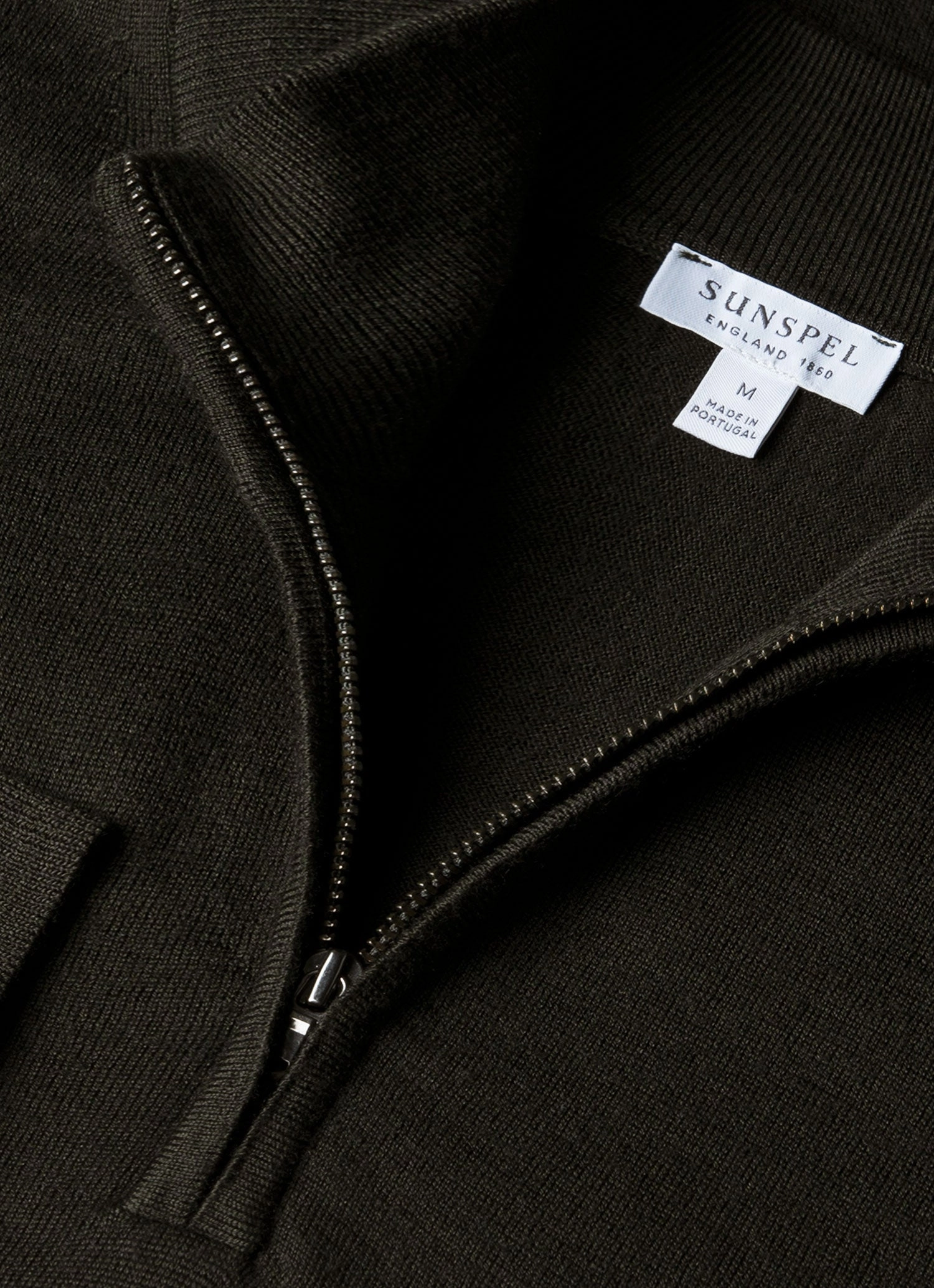 Seamless Circular Knit Breathable mesh panel Men's Extra-Fine Merino Zip Neck in Dark Green