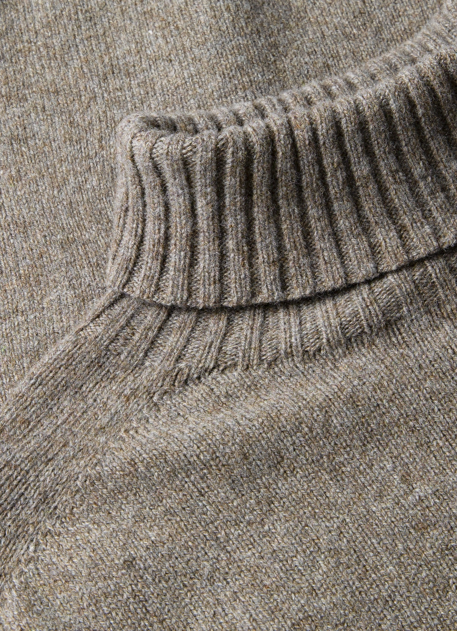 Men's Lambswool Roll Neck in Bark Sustainable Material