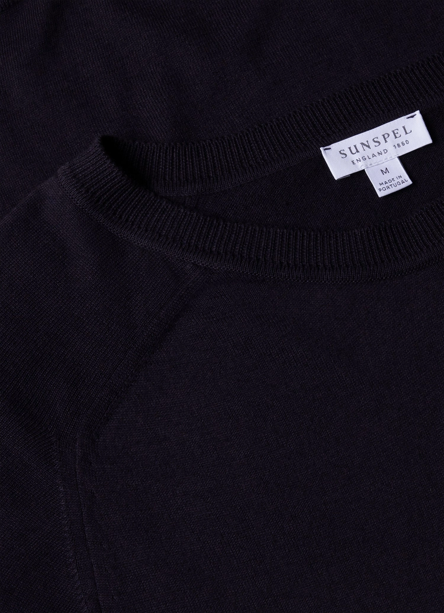 Minimal Comforted Men's Sea Island Cashmere Crew Neck Jumper in Midnight Navy