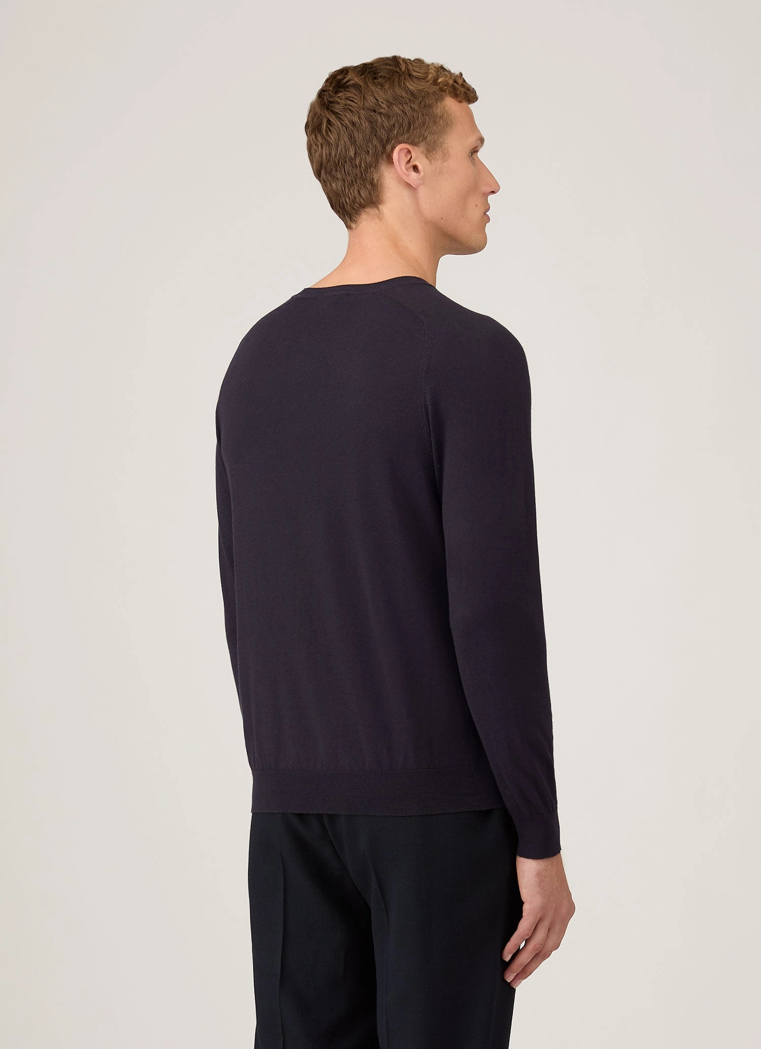 Men's Sea Island Cashmere Crew Neck Jumper in Midnight Navy Simple Outfit