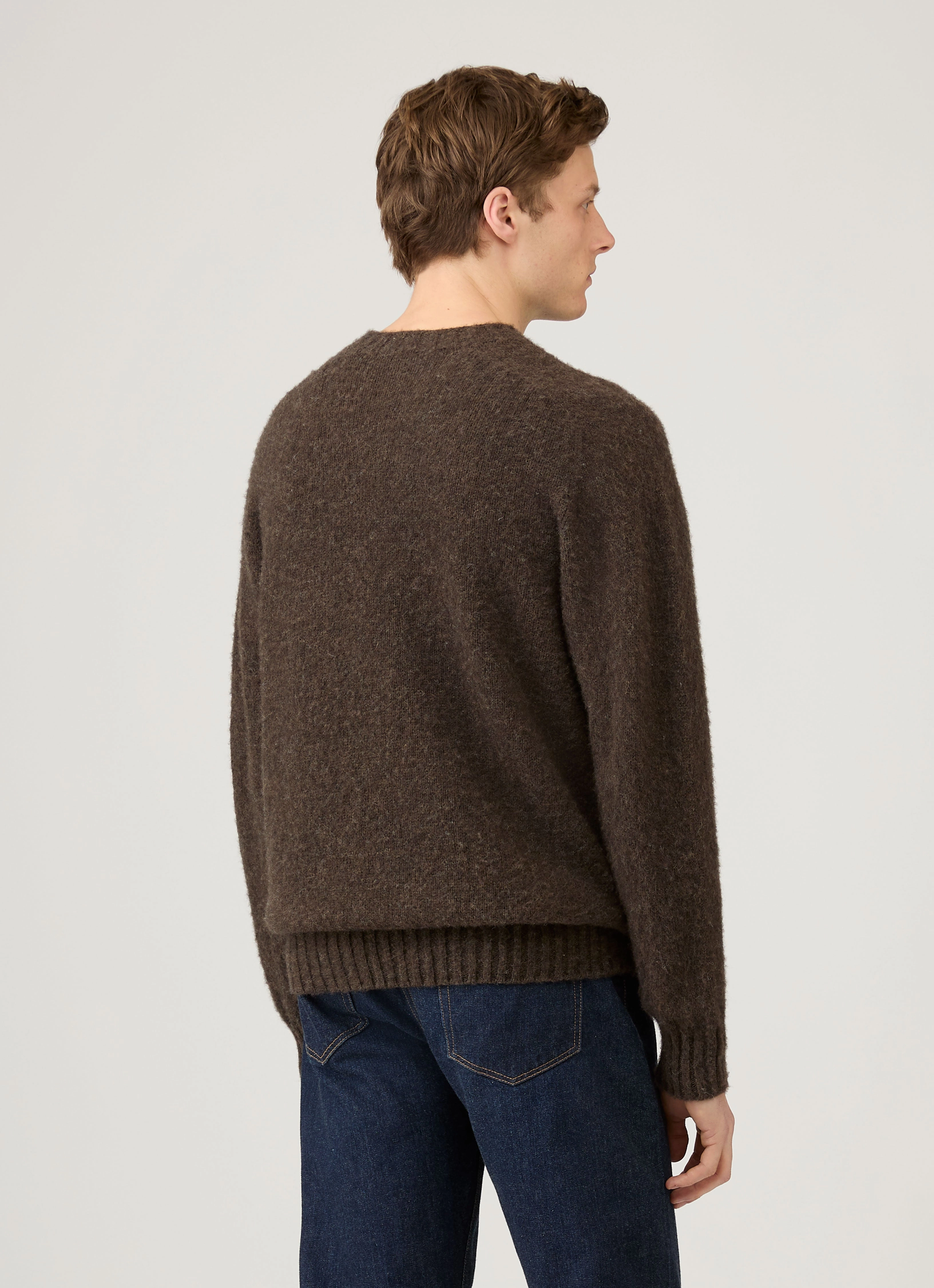 Reinforced Seams Men's Shetland Crew Neck Jumper in Bark