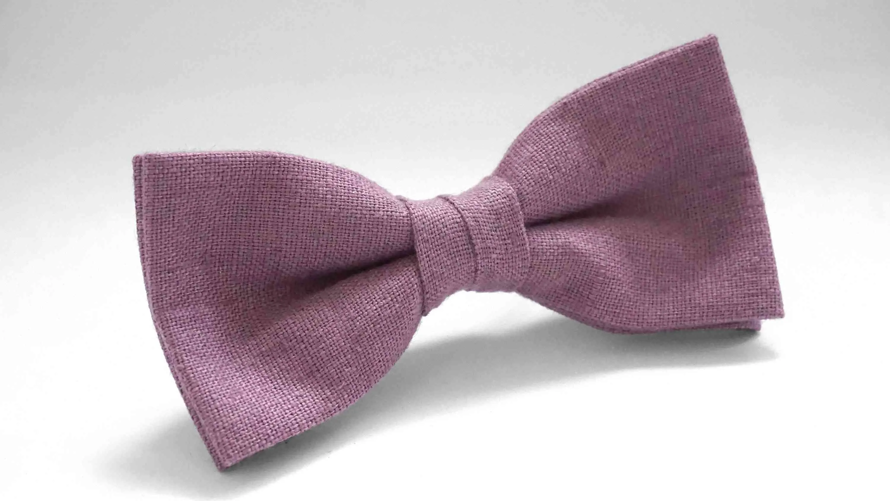 Mens Bowtie in Plum Suiting Material, Dusty Plum Bow Tie, Dusty Purple Bow Tie, Groomsmen Bow Tie, Wedding Bowties, Adjustable Bow Tie