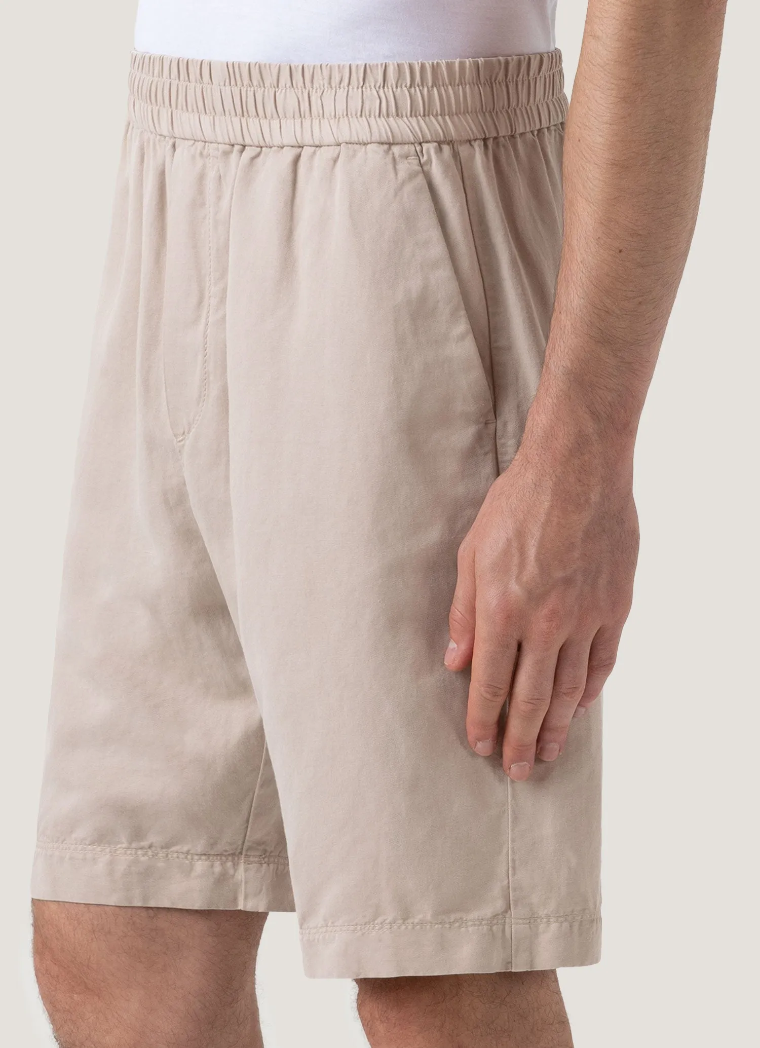 Comfy Vibes Men's Cotton Linen Drawstring Shorts in Light Sand