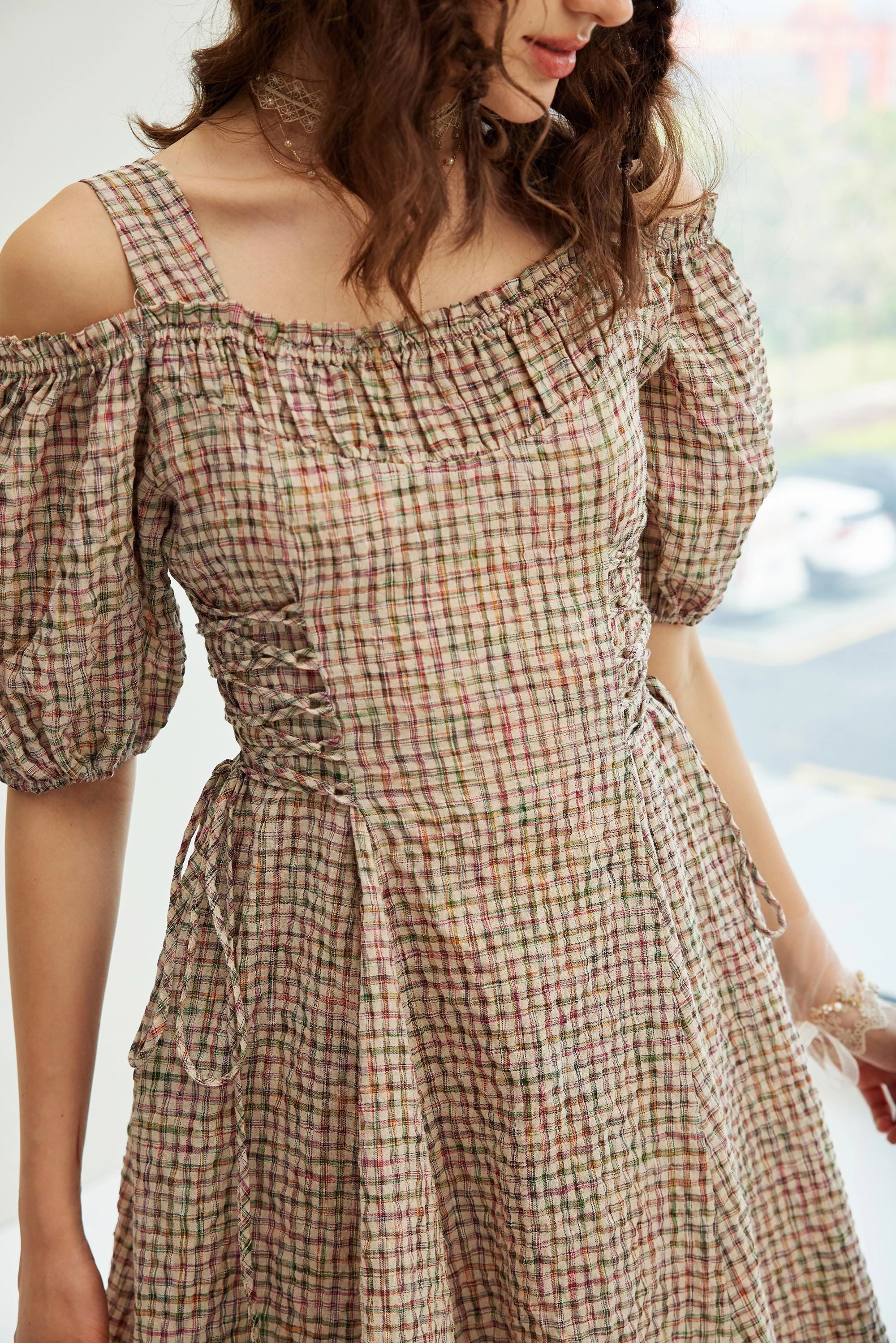 Essential Style Mia 19 | halter linen dress with puff sleeves