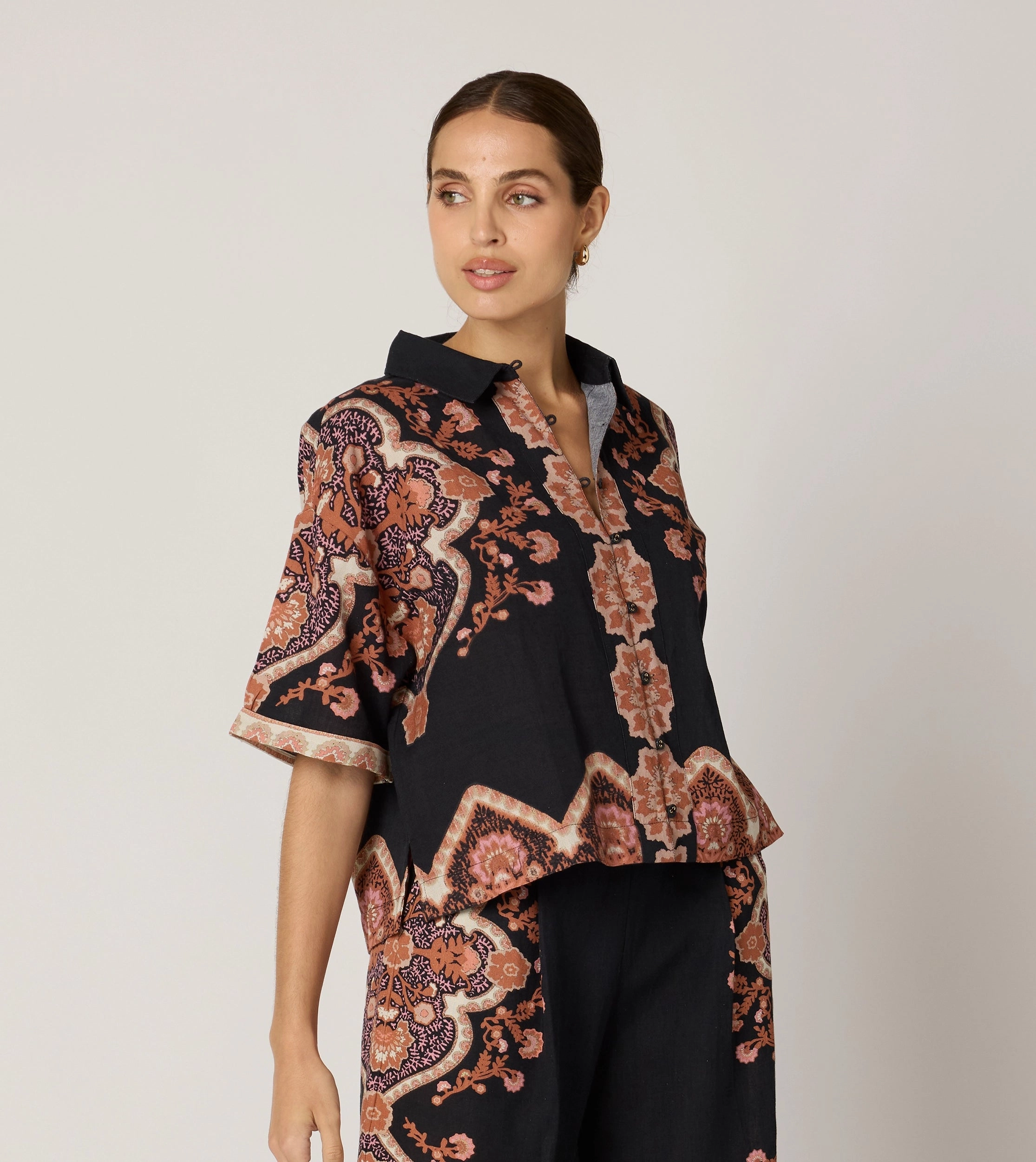 Temperature Control Fabric Jeni Blouse | Dark Lagos