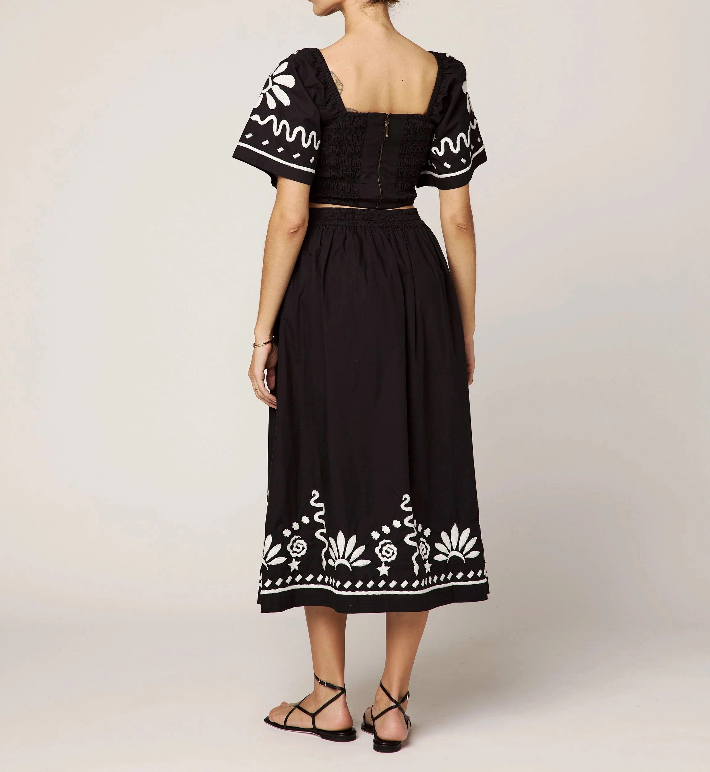 Ergonomic Pattern Design NonChafe Tag Placement Minka Top | Black/Ivory