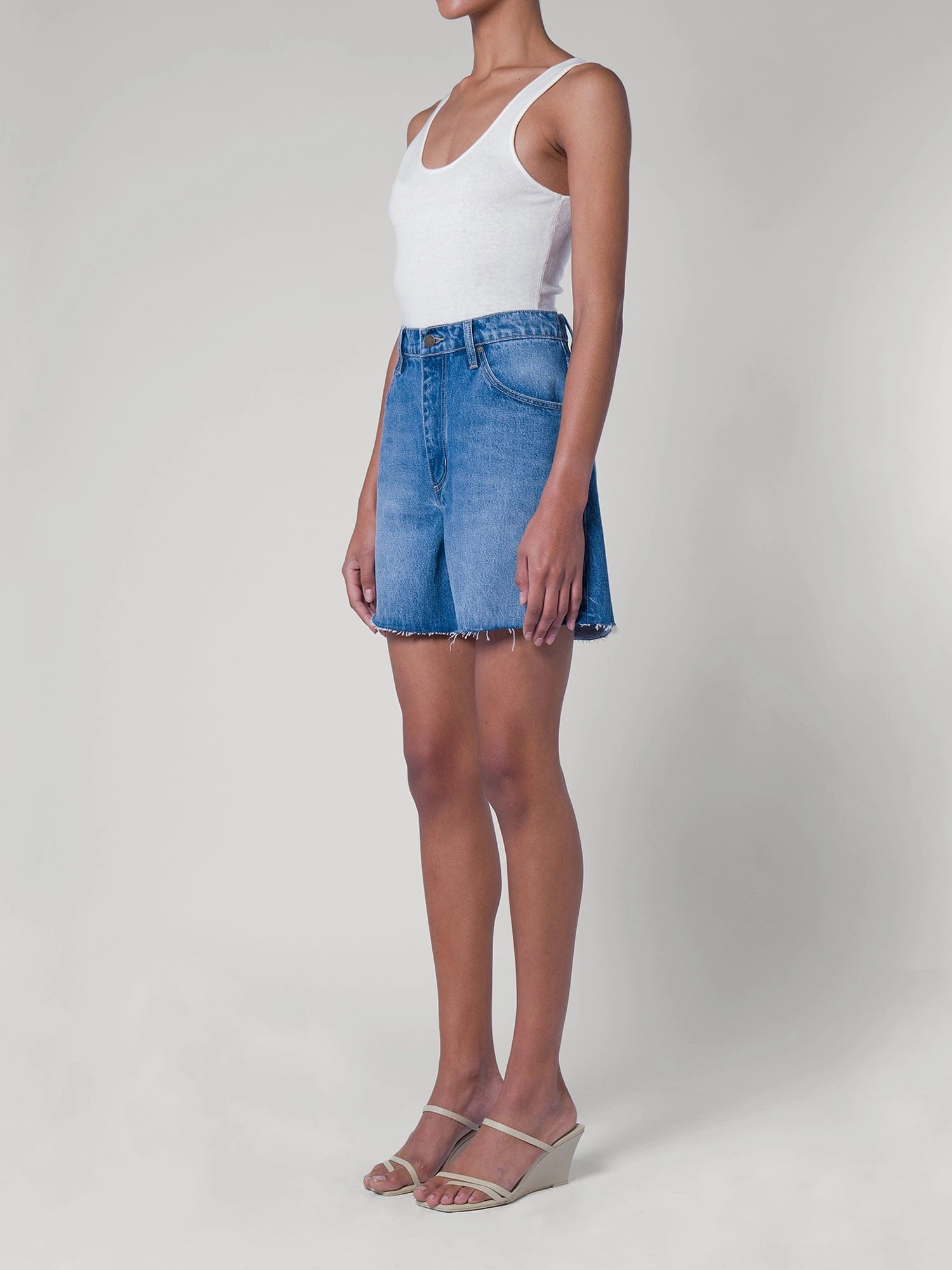 Breezy Design Mira Short Glorious