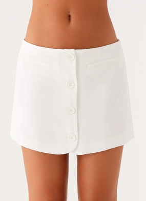 Mixie Low Rise Mini Skirt - Ivory Comfy Everyday Essential Look Mixie Low Rise Mini Skirt - Ivory