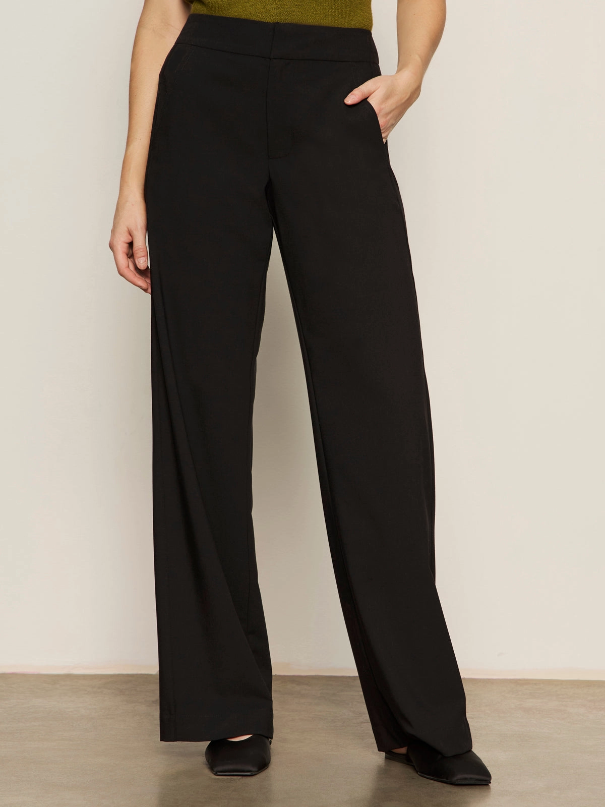 Seamless Waistband AllDayComfort Modern Gab Trouser Black