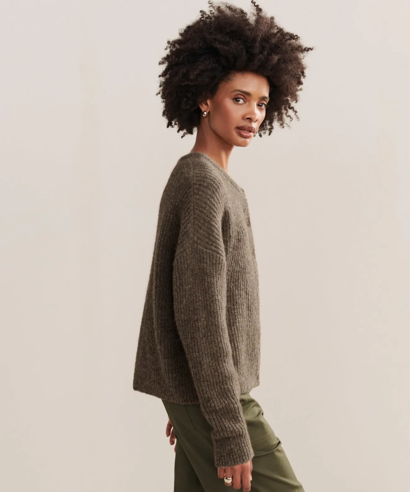 Hayes Crewneck Cardigan V Neck Design