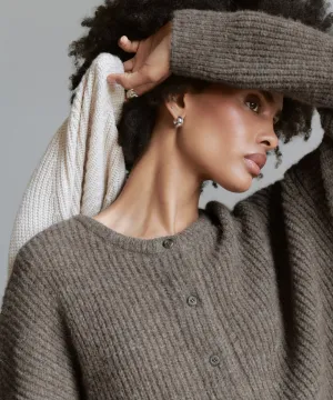 ModernSilhouette Hayes Crewneck Cardigan Stylish T-shirt Hayes Crewneck Cardigan