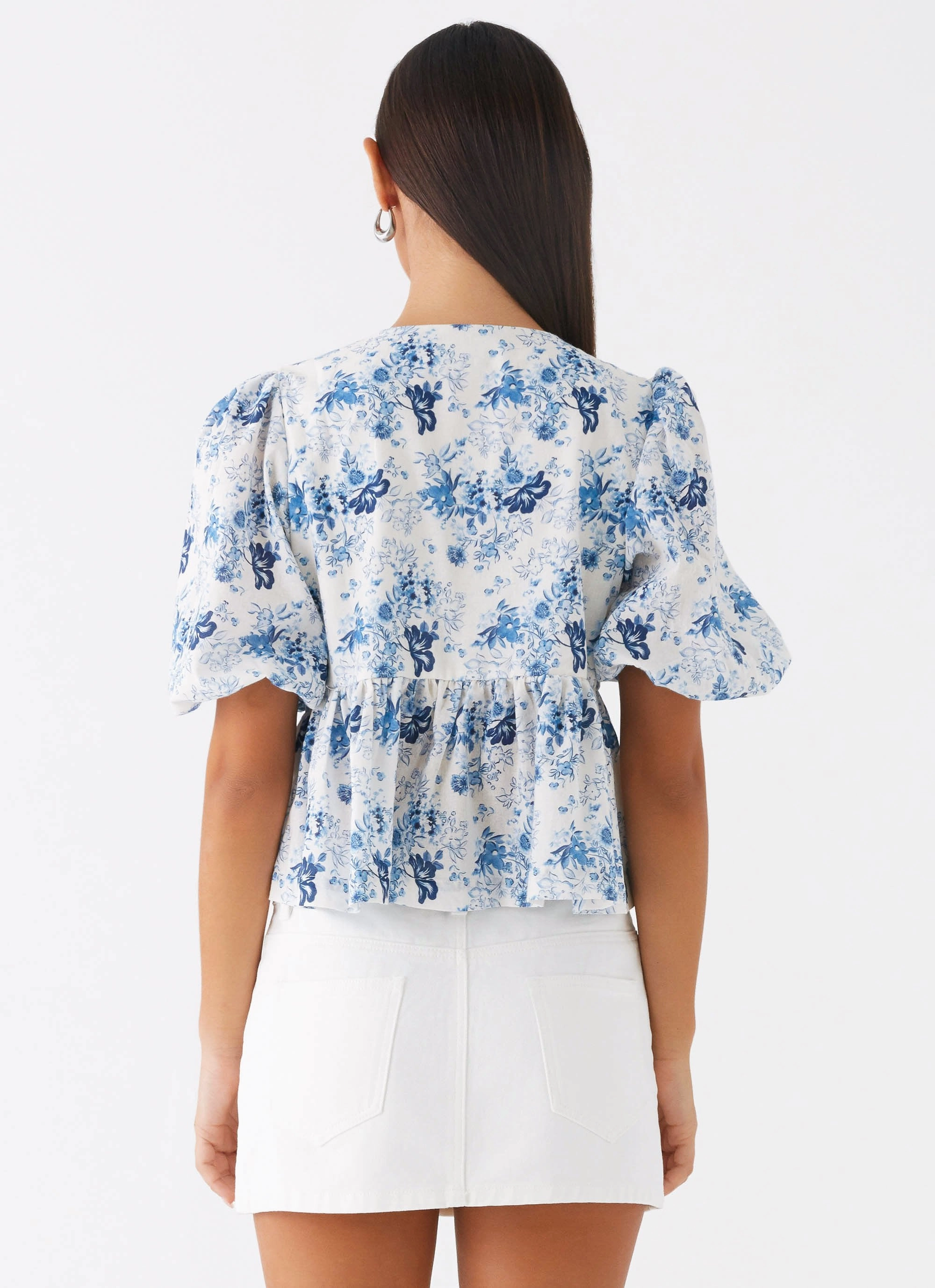Ergonomic Shoulder Shape Machine Washable Fabric Western Wind Tie Top - Serene Sky Floral