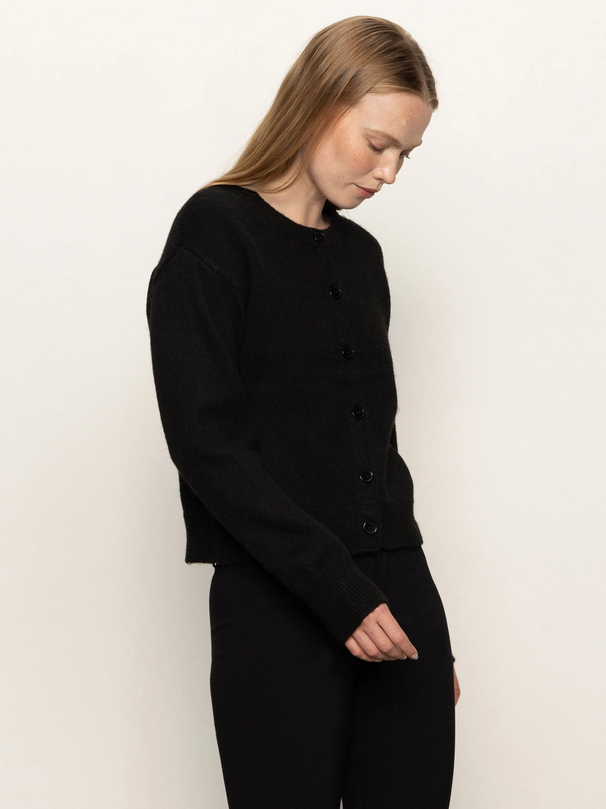 Must-Have Cardi Black Layer Comfort Ultra Soft Yarn