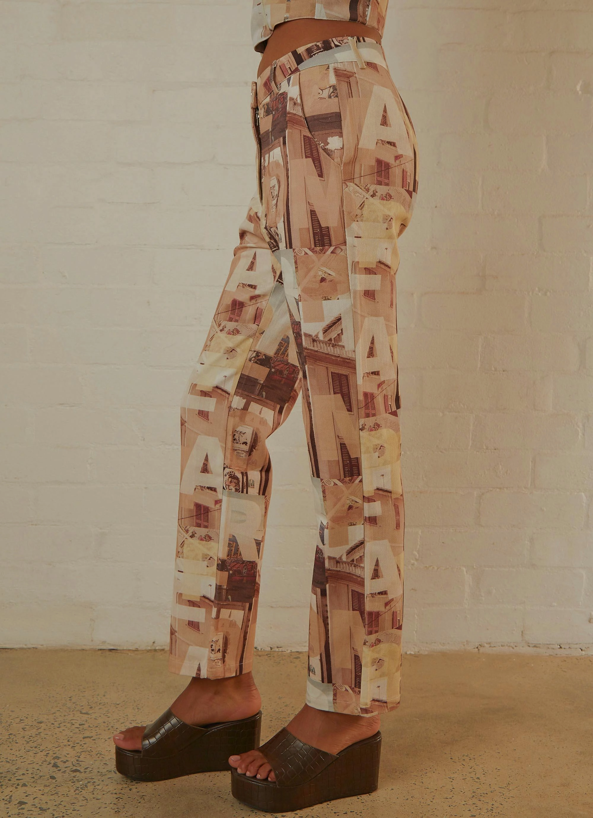 Late Nights in N.Y Pants - Neutral Film Graphic Core Movement Sport Flex