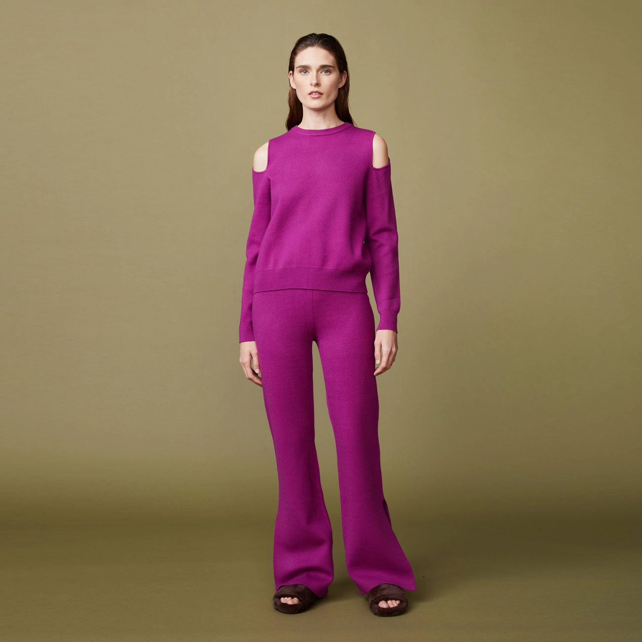 Thermal Regulation System Reinforced Seams Supersoft Sweater Knit Cut Out Sweatshirt