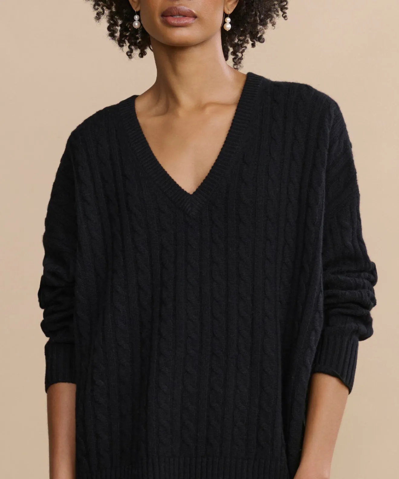 AbrasionResistant Surface AntiPillingSurface Nell V-Neck Sweater