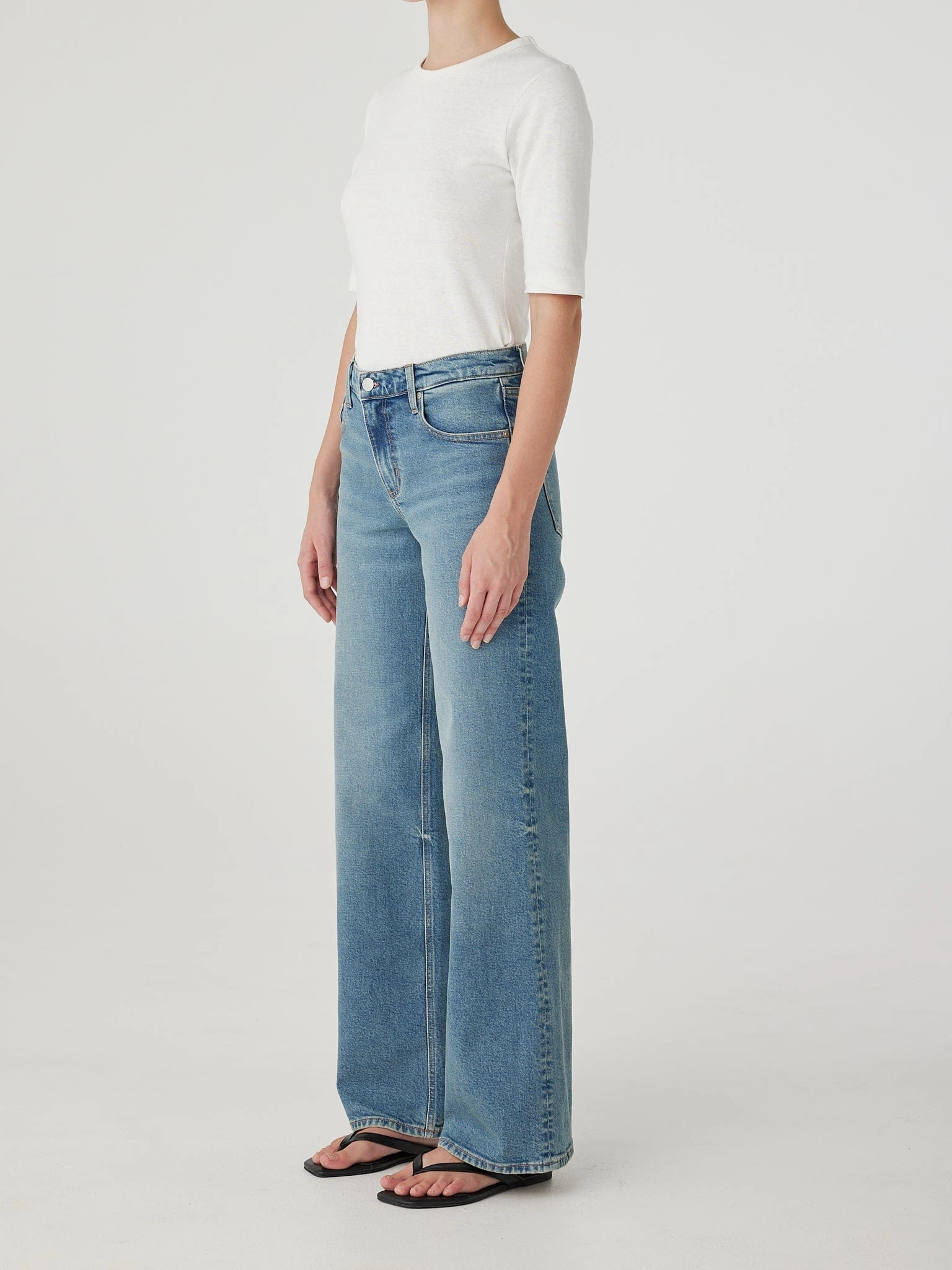 Clean Lines Shopping Day Street Fashion Textured Nikki Jean Light Tint