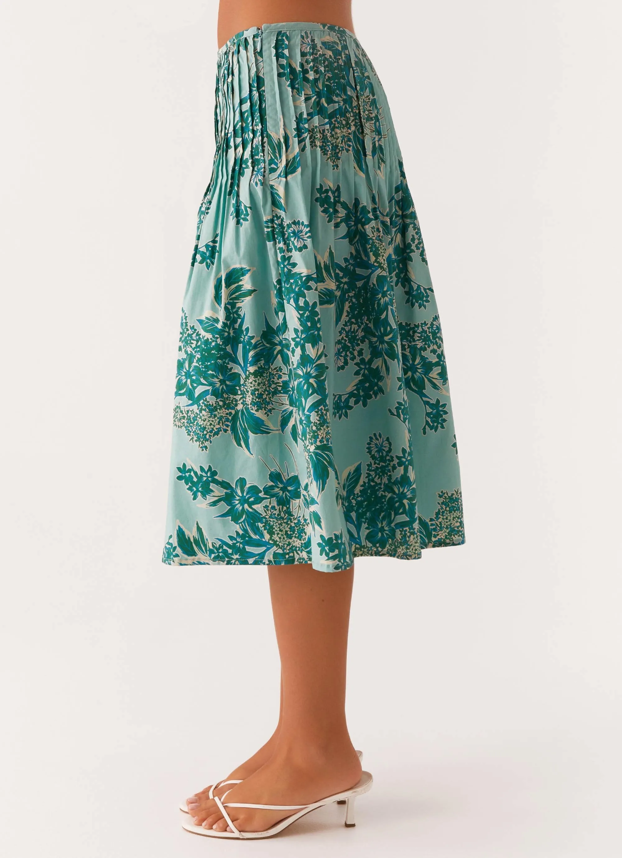 Ready For Action QuickReleaseClosures Dreamscape Midi Skirt - Cloud Nine Floral
