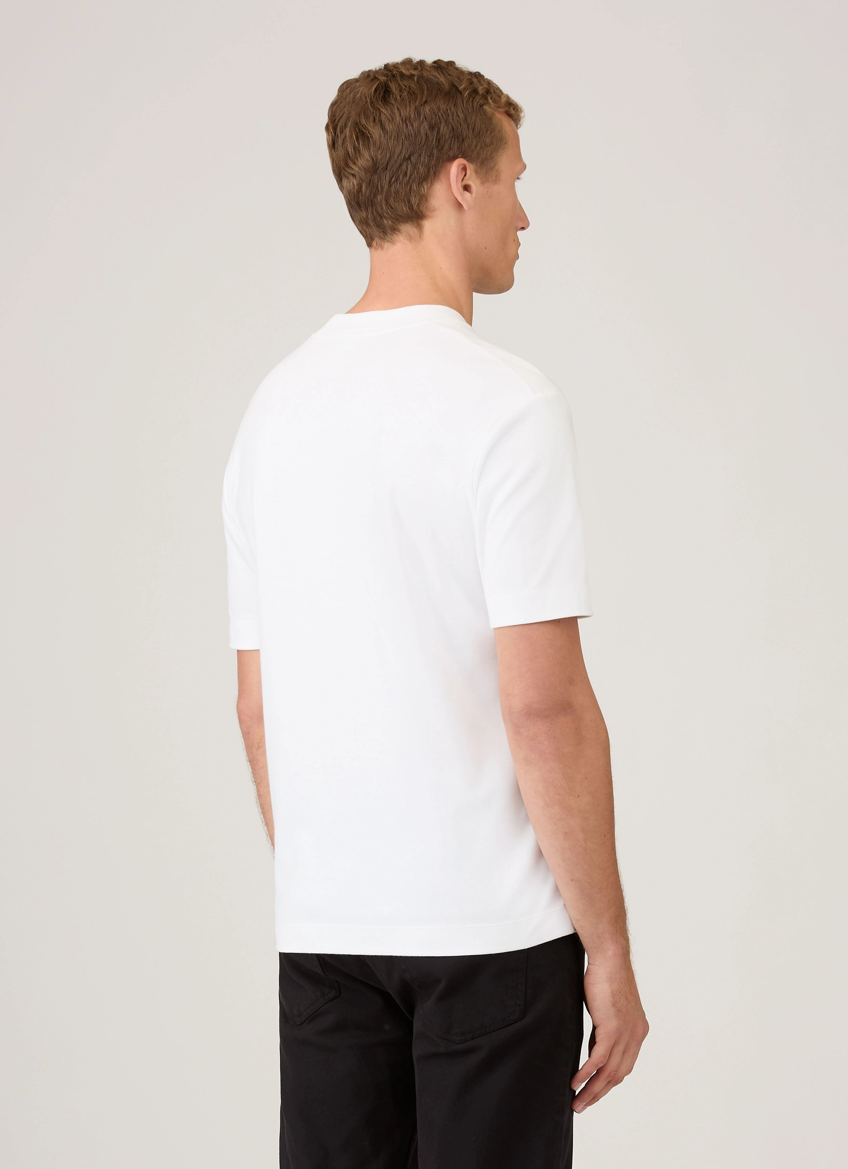 Men's Relaxed Fit Heavyweight T-shirt in White Sporty Top suitable for all genders