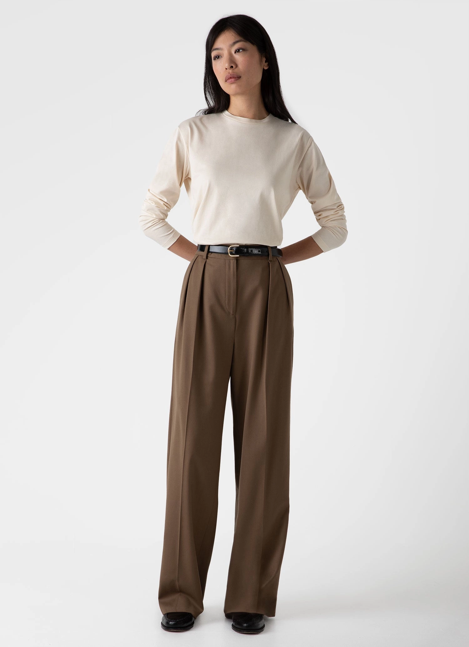 Women's Long Sleeve Boy Fit T-shirt in Undyed Relaxed Vibes Non Restrictive Silhouette