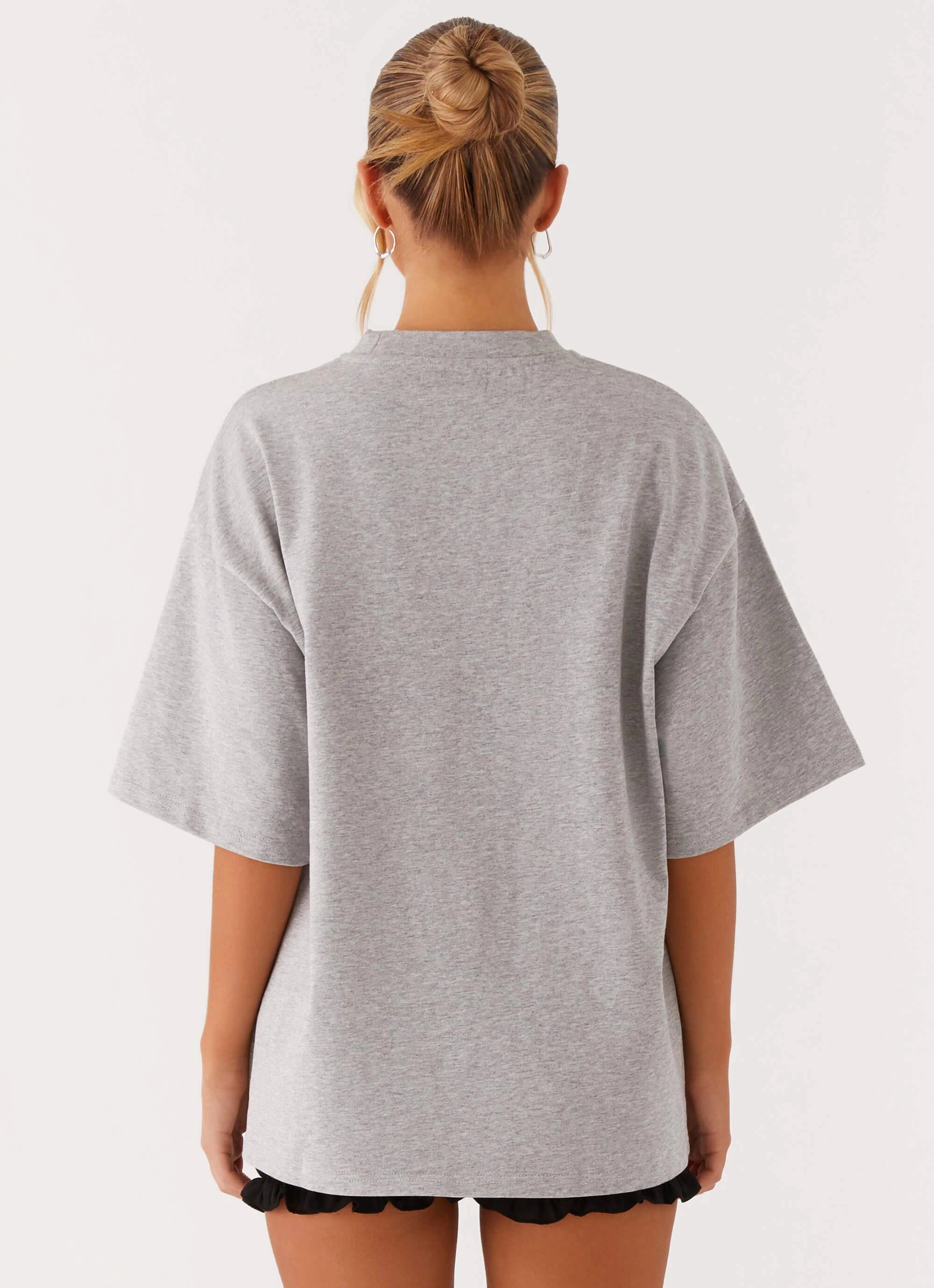 WrinkleResistantWeave Friction Reducing Finish Signature Oversized Tee - Grey