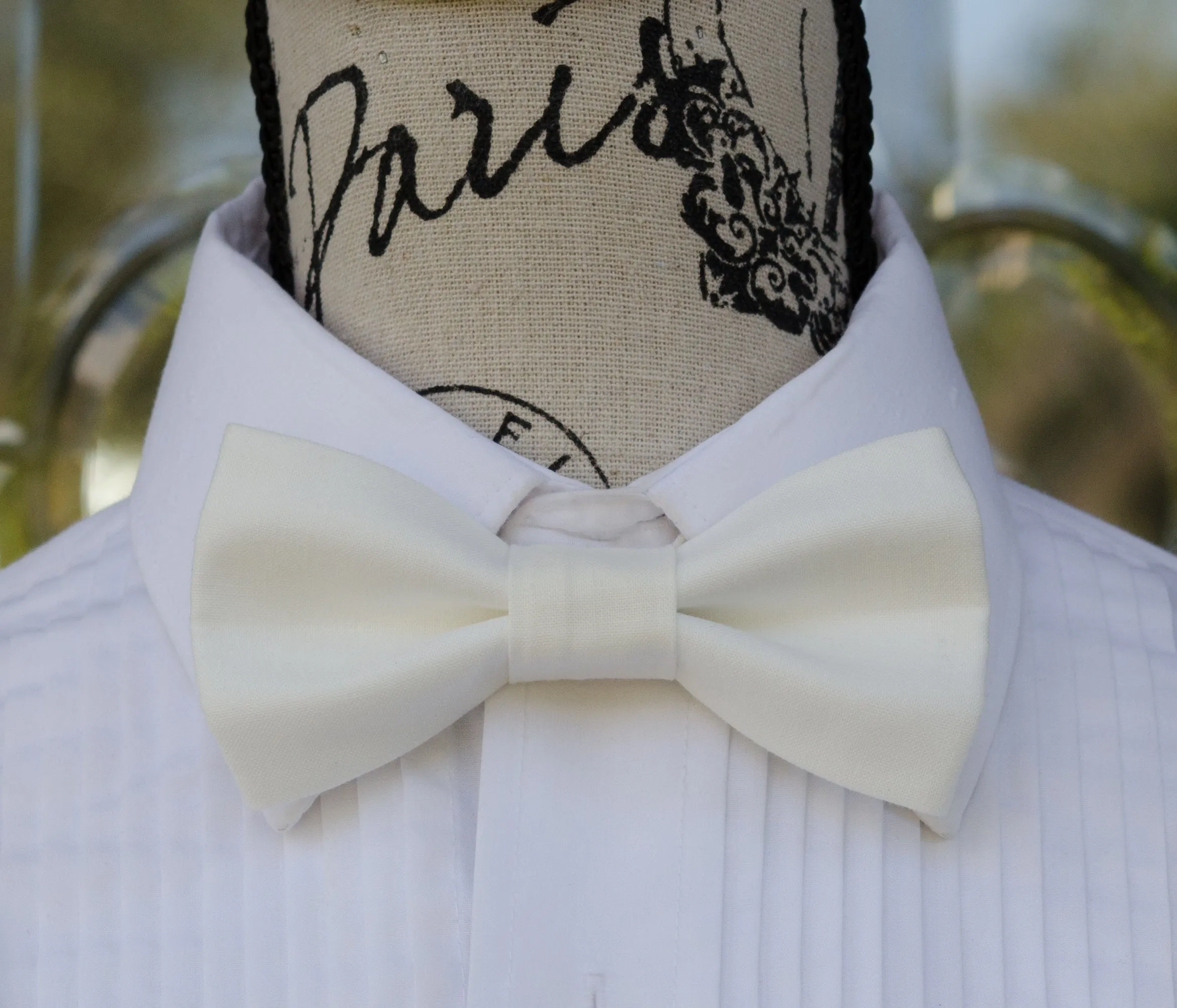 Off White Bow Tie (200)