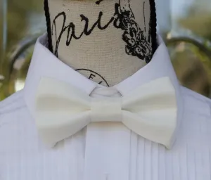 Off White Bow Tie (200)