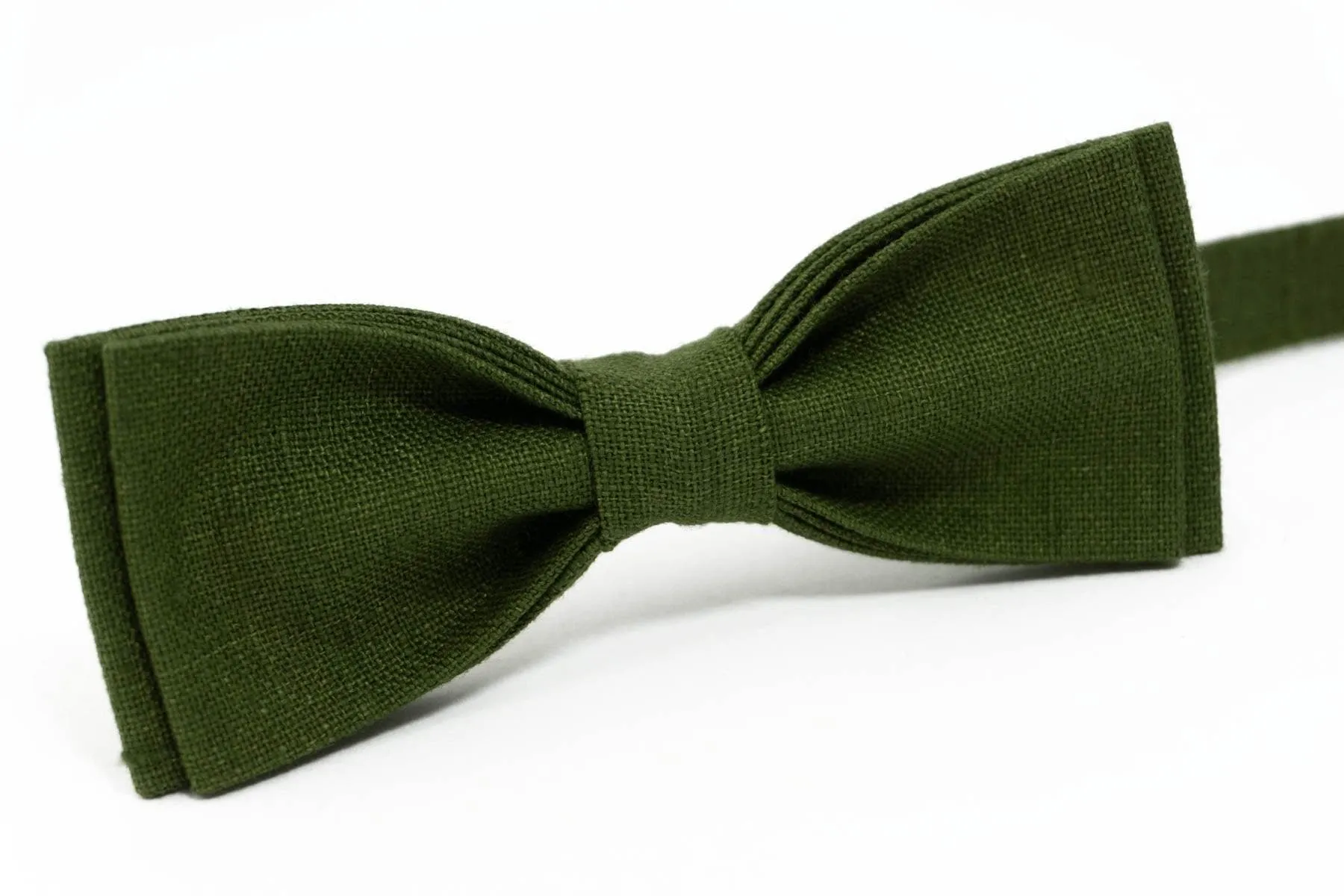 Olive green wedding bow tie – perfect groomsmen gift!