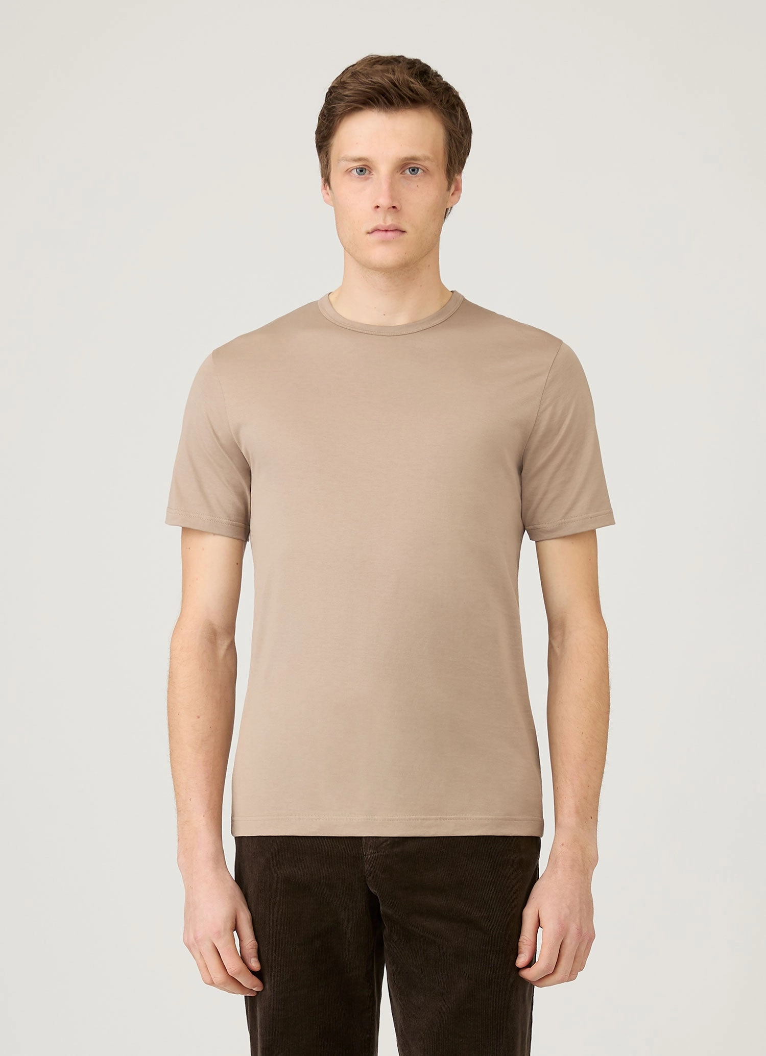 Men's Classic T-shirt in Mink Eye-Catching Comfort Fit