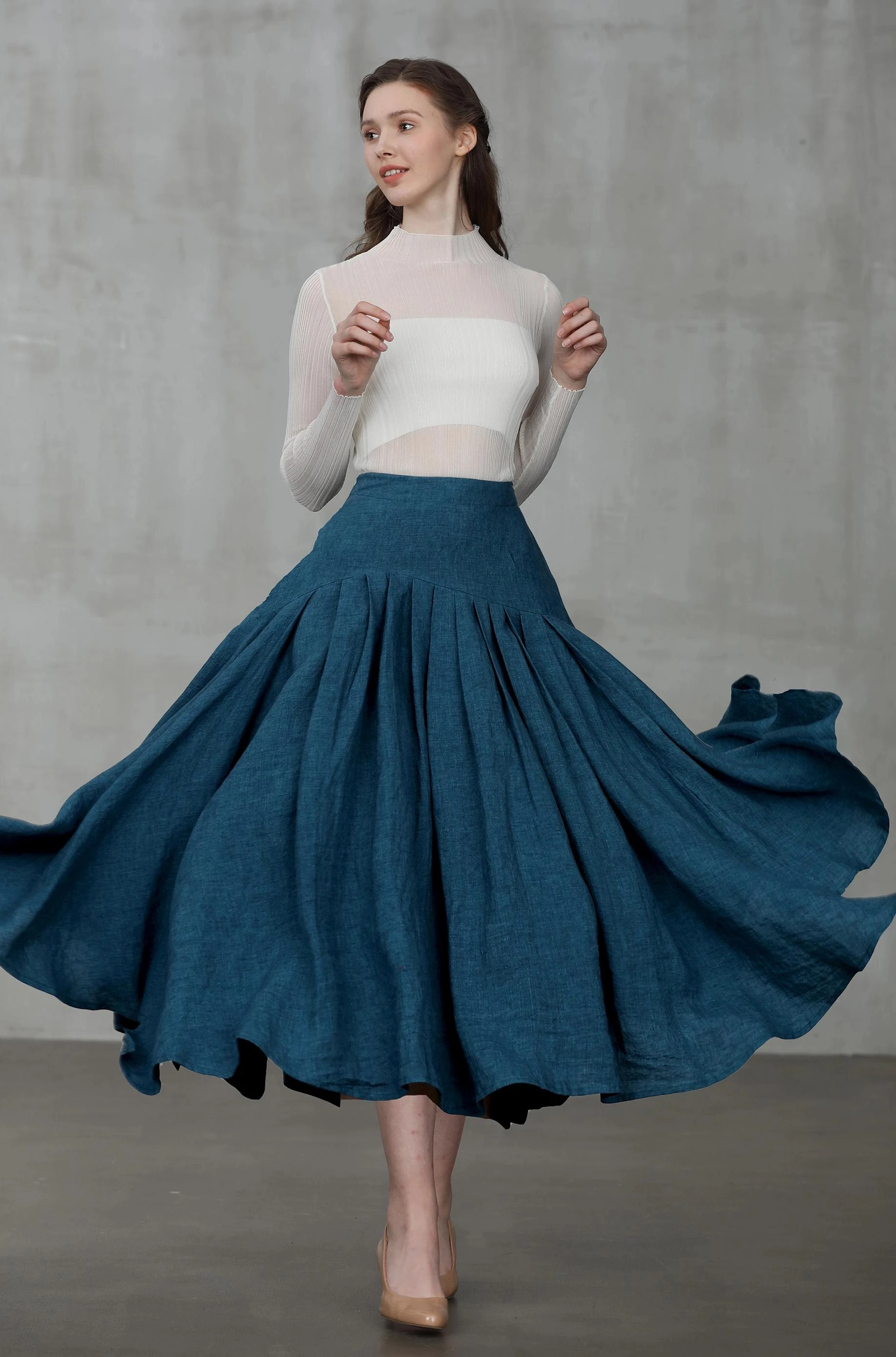 Functional Pockets Style Opera 25 | peacock blue linen skirt