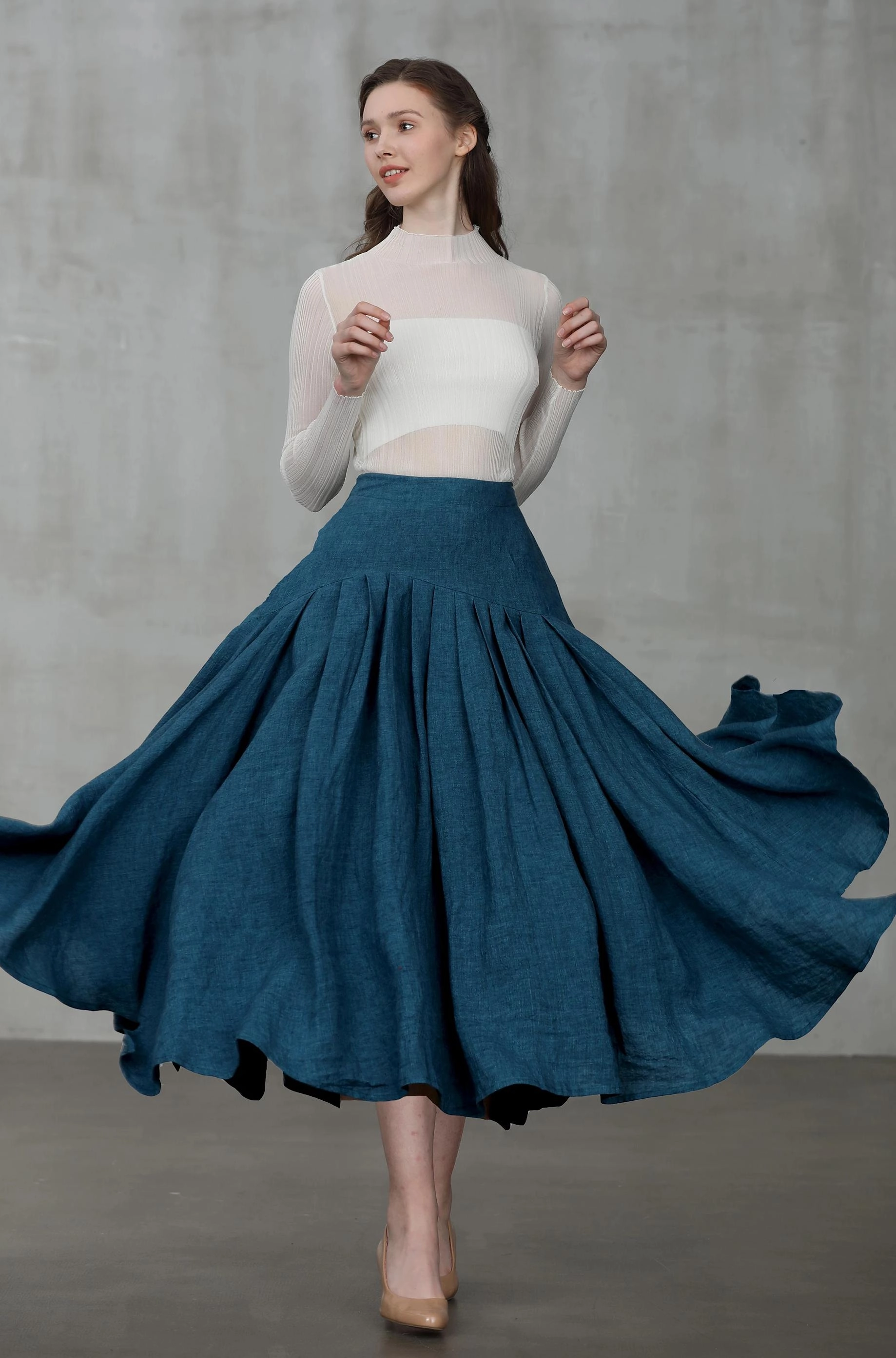 Convertible Silhouette Opera 25 | peacock blue linen skirt