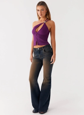 Oregon Flared Jeans - Dirty Black Wash Active Movement Oregon Flared Jeans - Dirty Black Wash Stretchy Material Casual Layer Fit