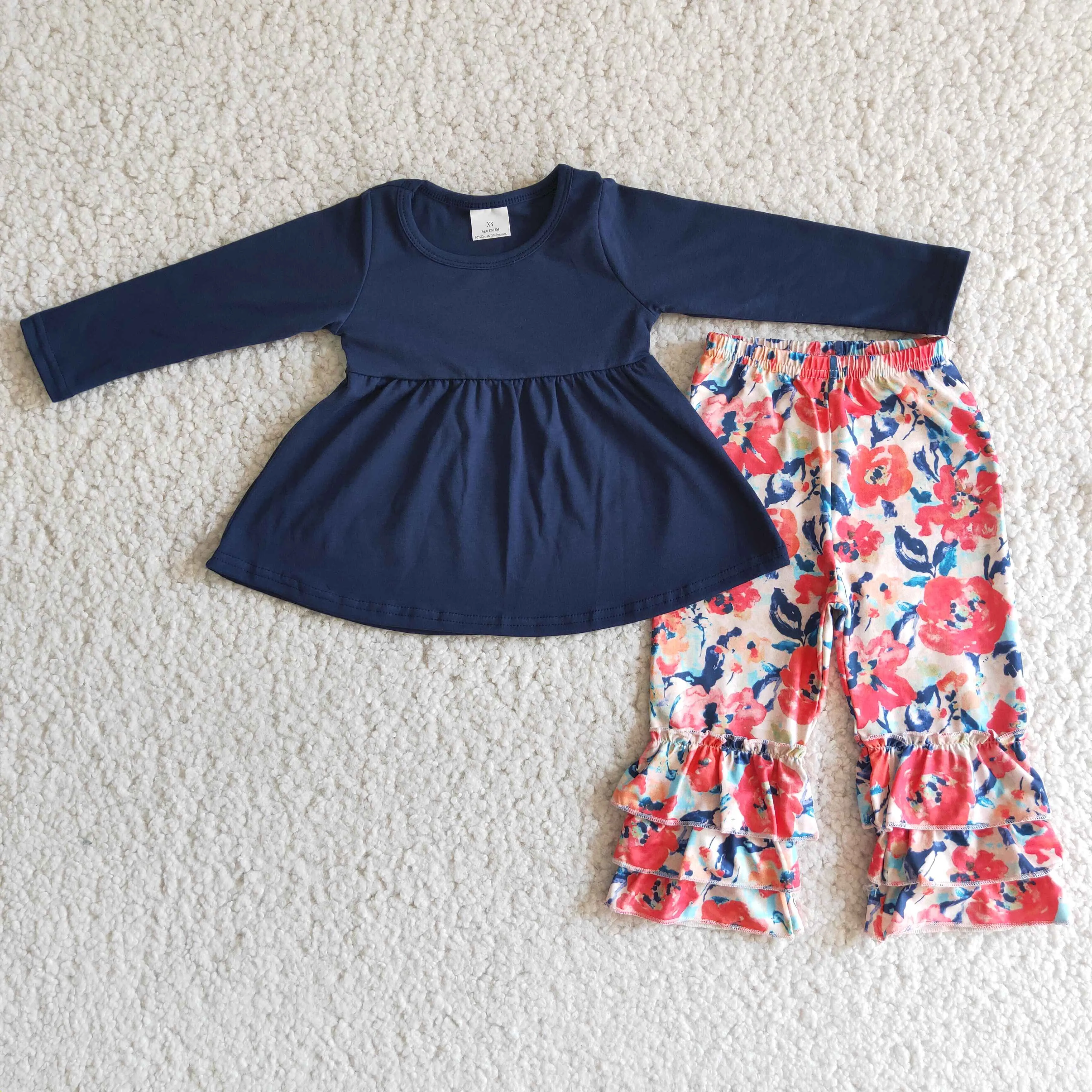 Outfit - Dark blue top flower red pants outfit