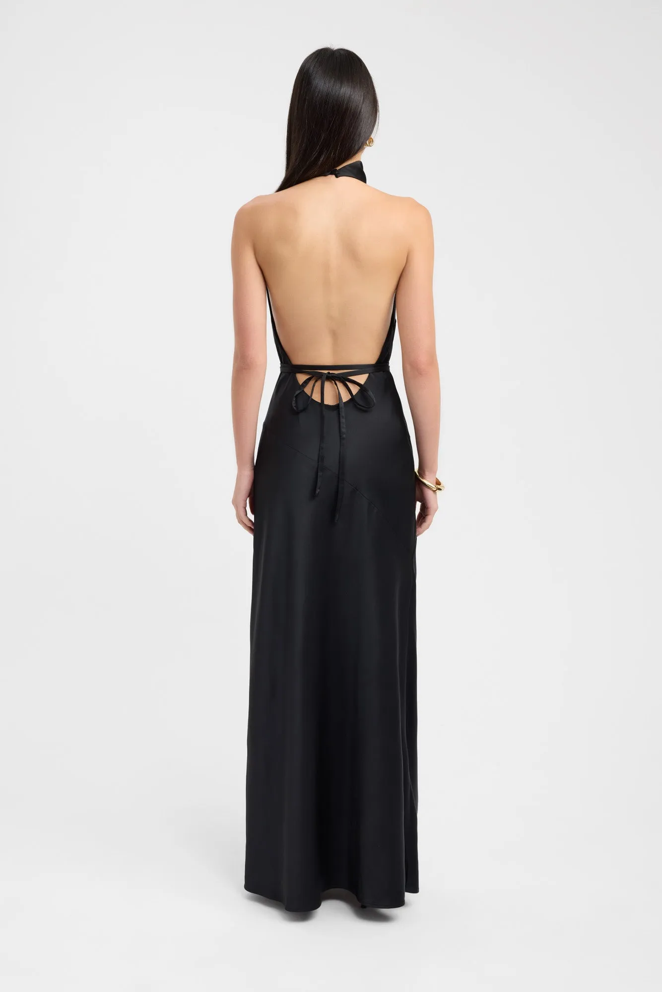 Palermo Halter Maxi Dress Curve-Enhancing Cozy Wearable