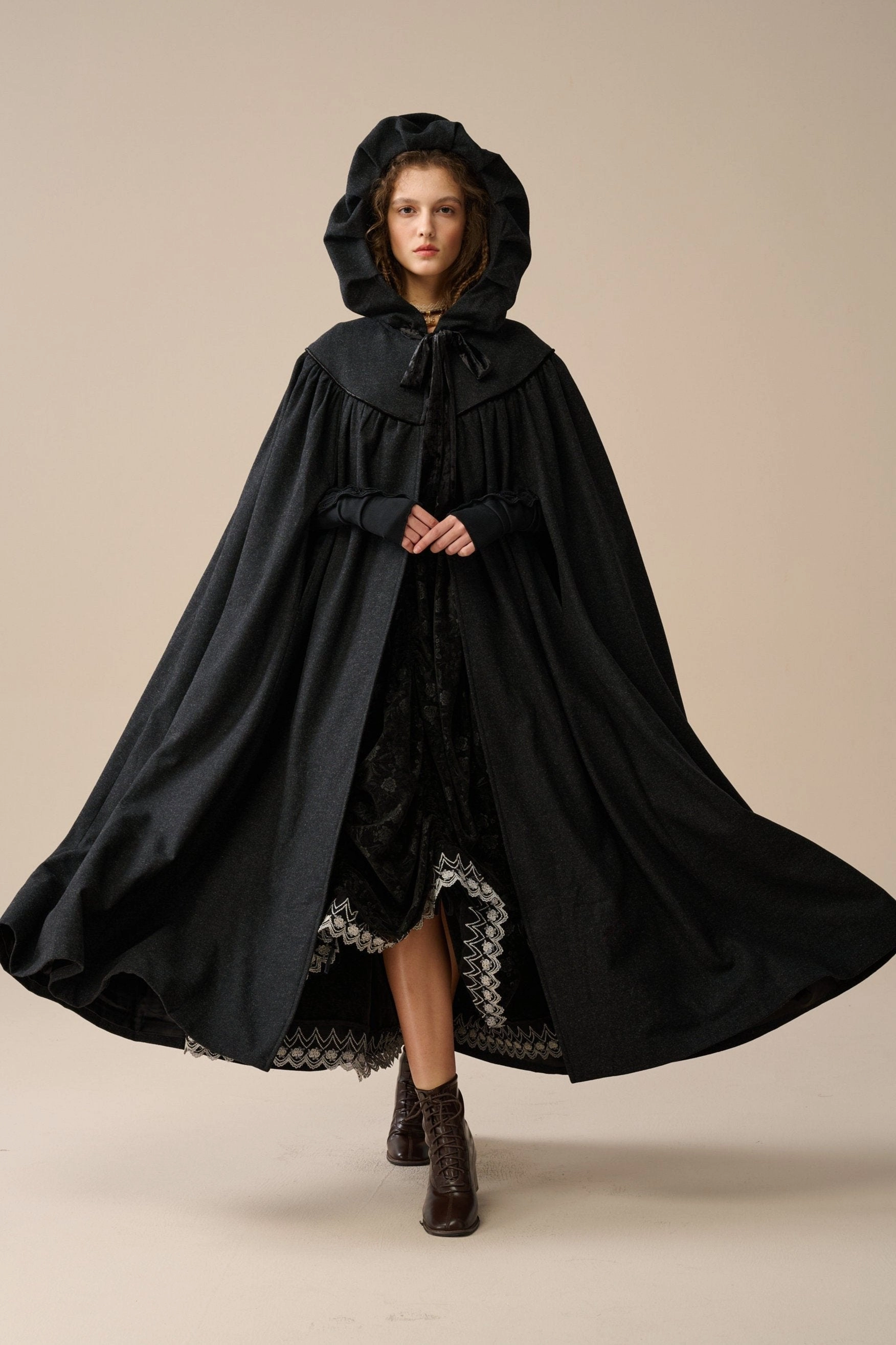 Perfumer 33 | hooded wool cloak Practical-Style