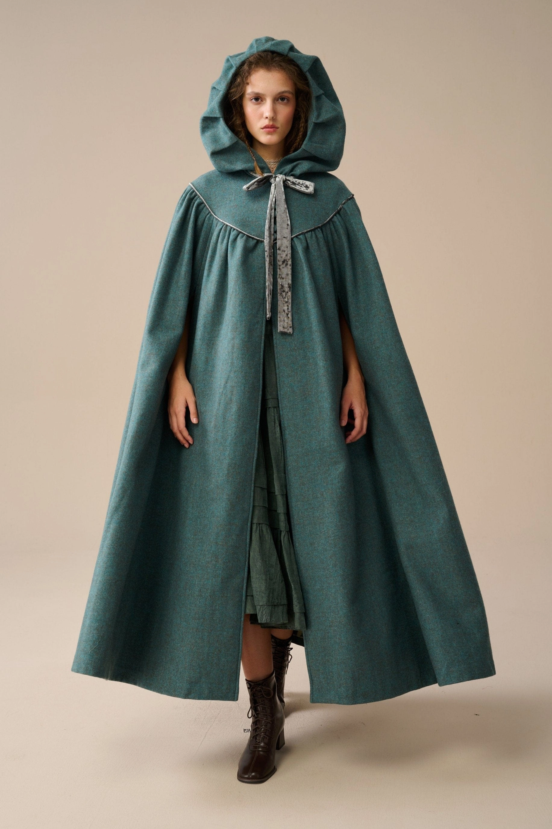 Perfumer 33 | hooded wool cloak Elegant Layer Open-back