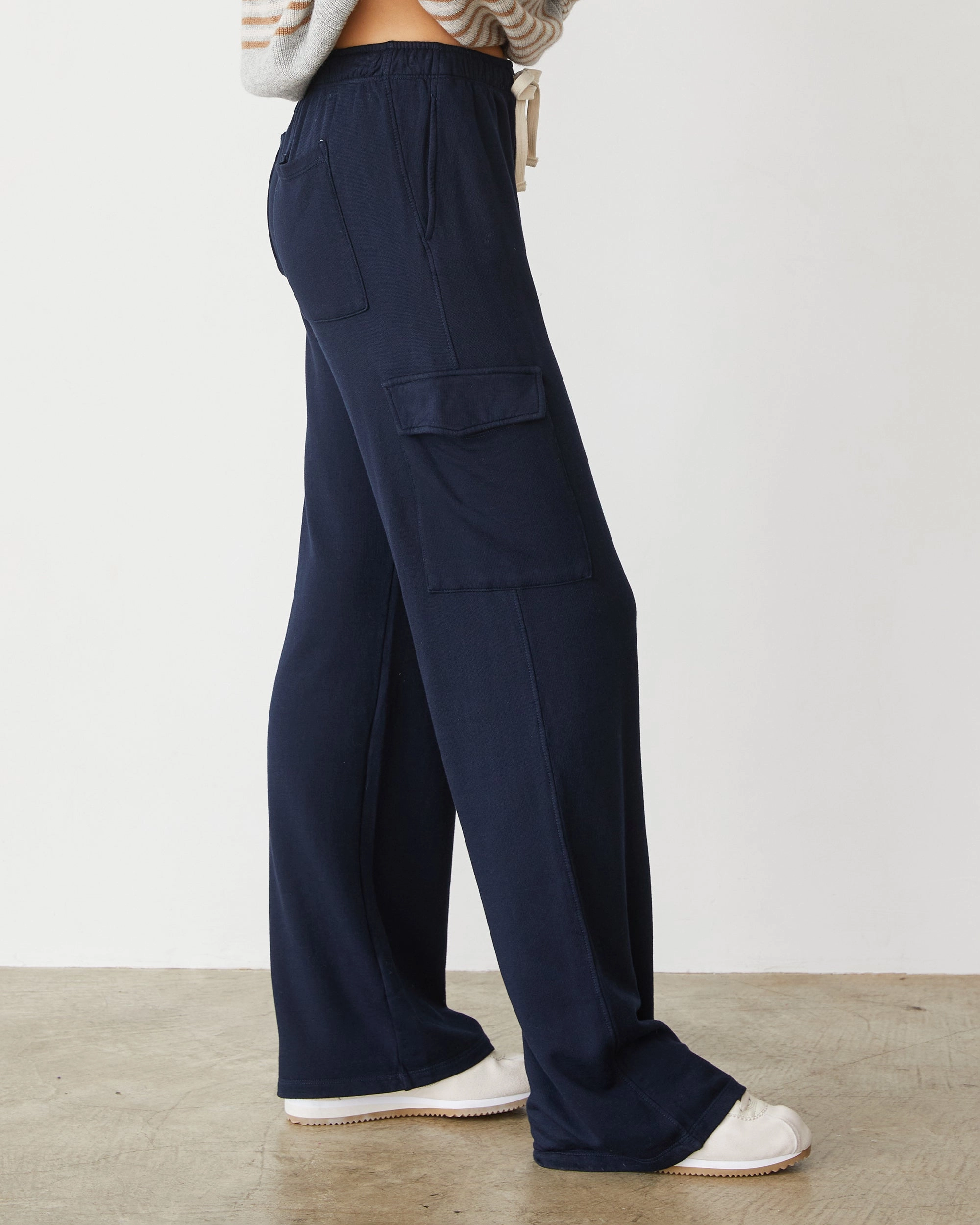 Softfleece Straight Leg Cargo Sweat Metallic accents