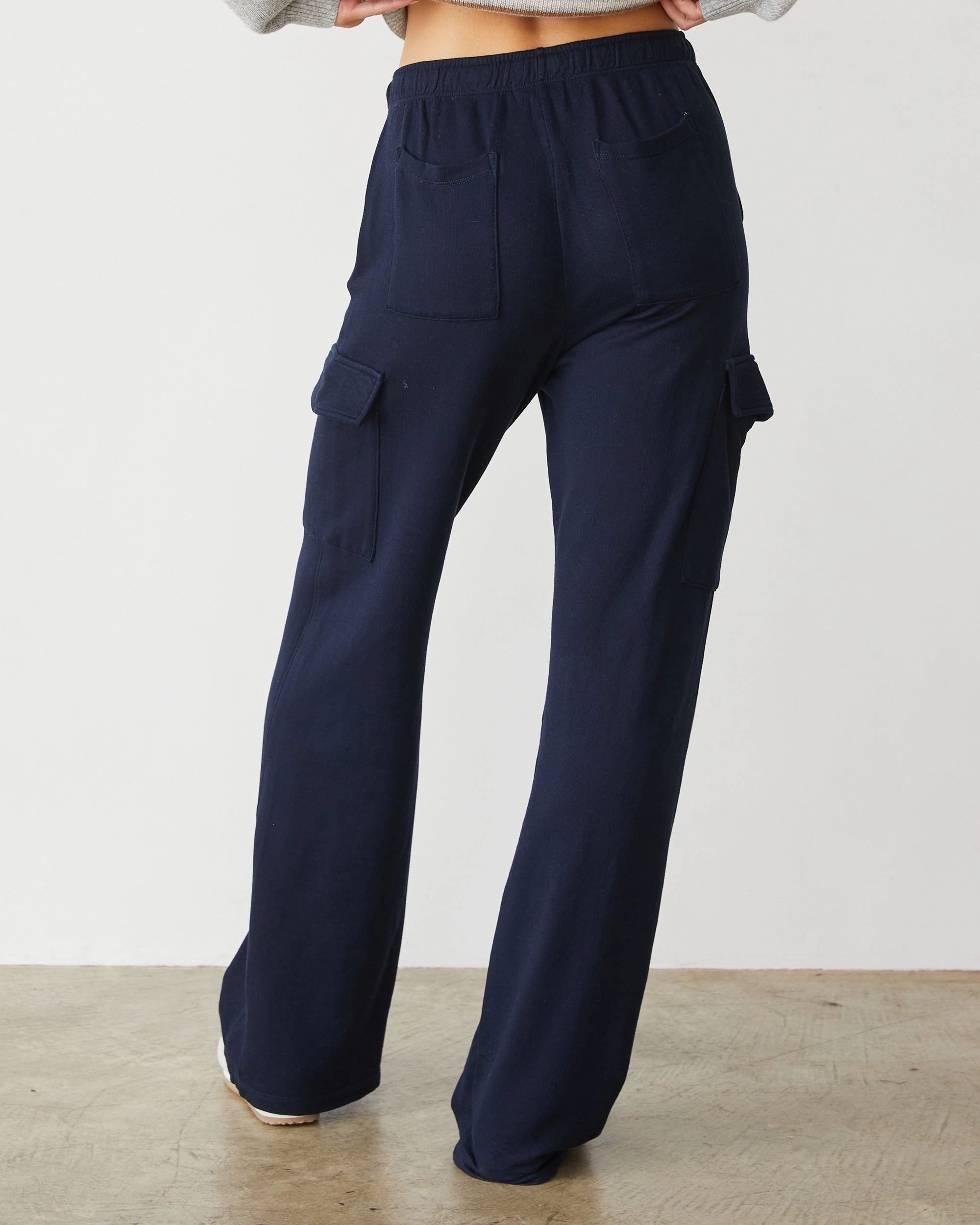 Essential Waist Non Tapered Leg Softfleece Straight Leg Cargo Sweat