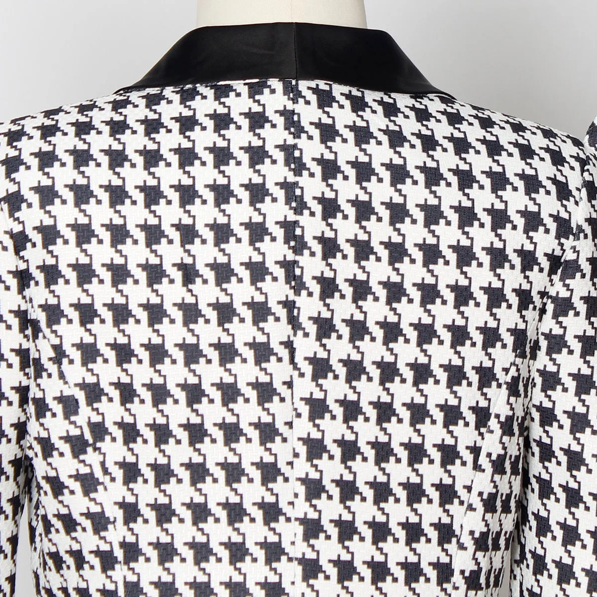 Plaid Print Tassell Blazer