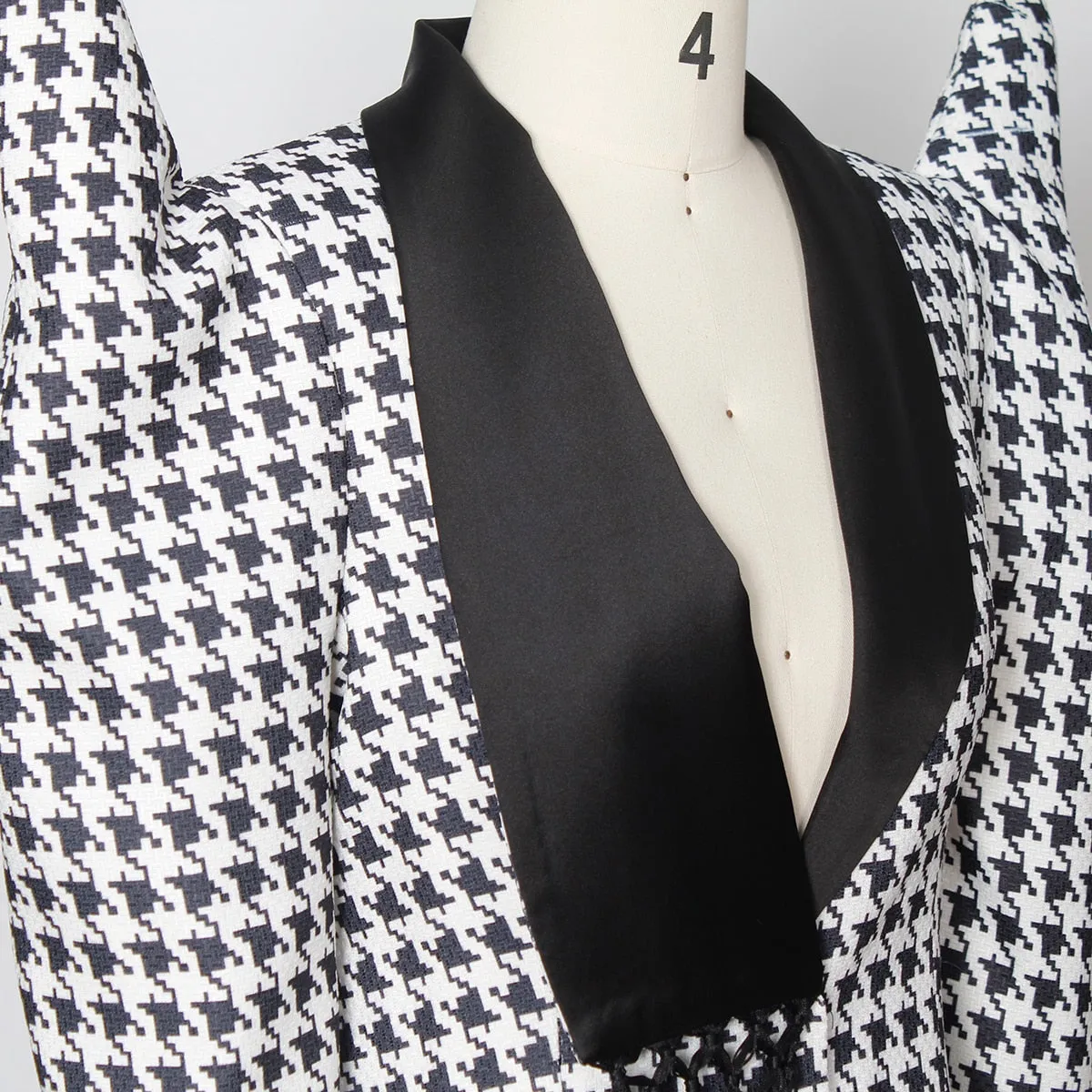 Plaid Print Tassell Blazer