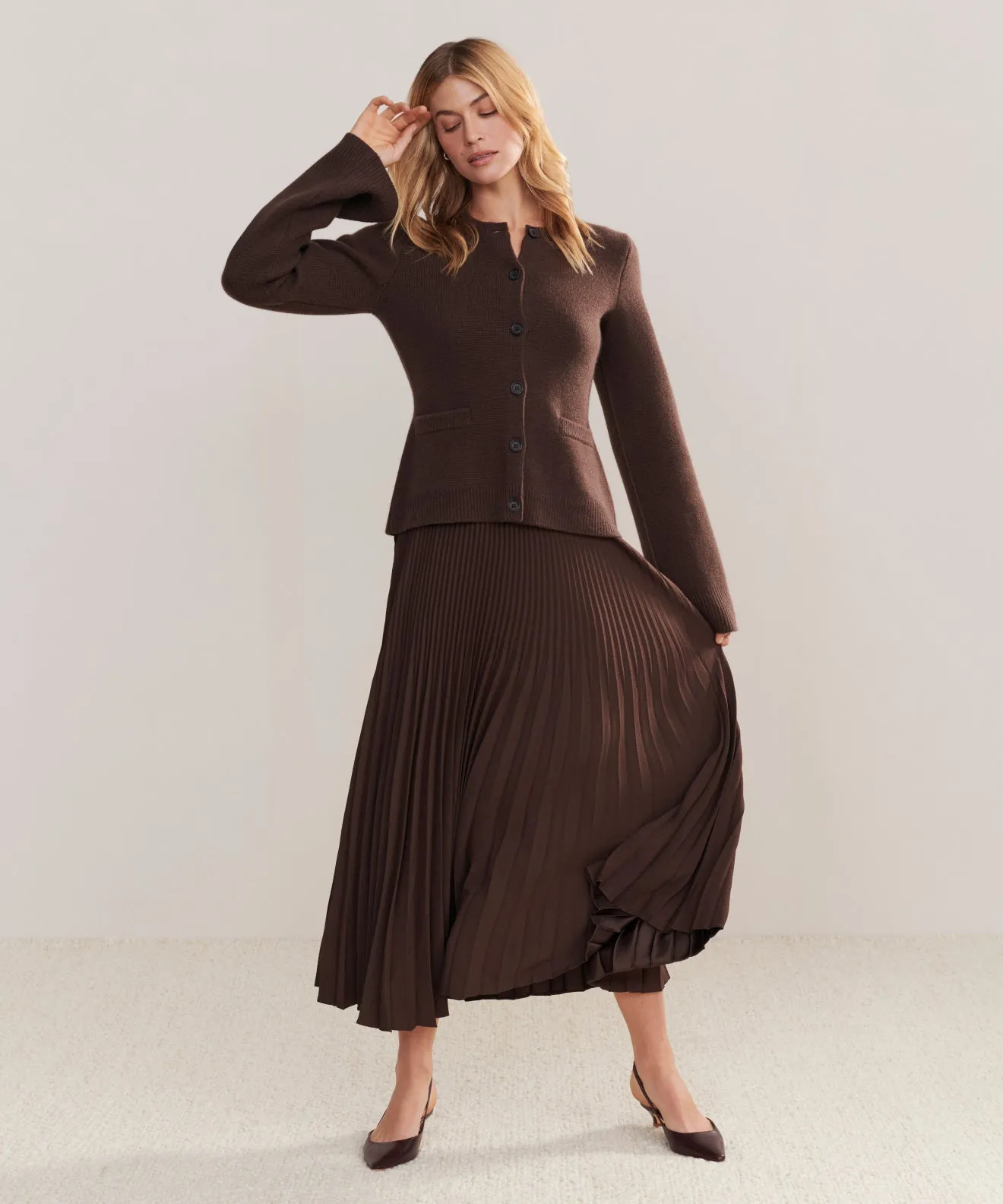 Pleated Skirt Easy Access Wind Resistance