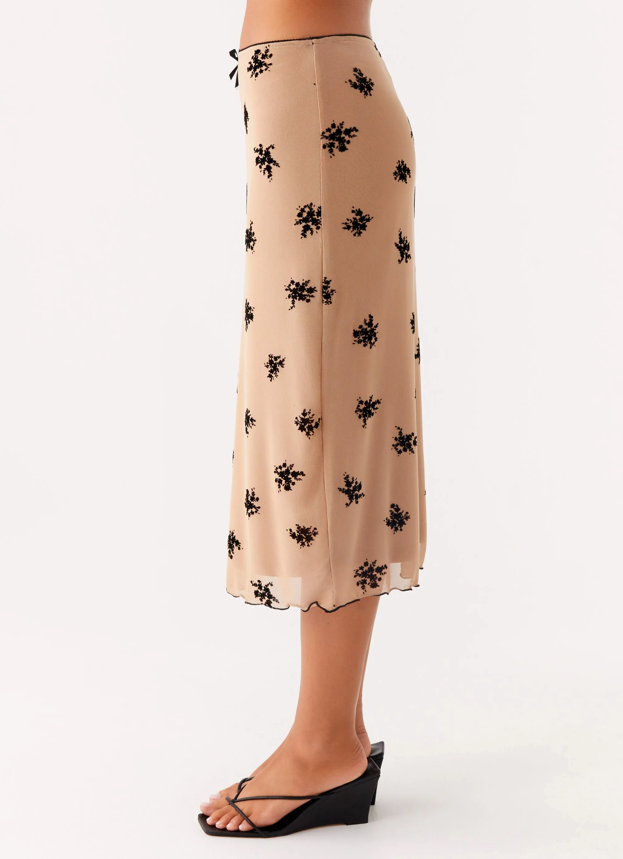 Rocca Midi Skirt - Nude Functional Ease