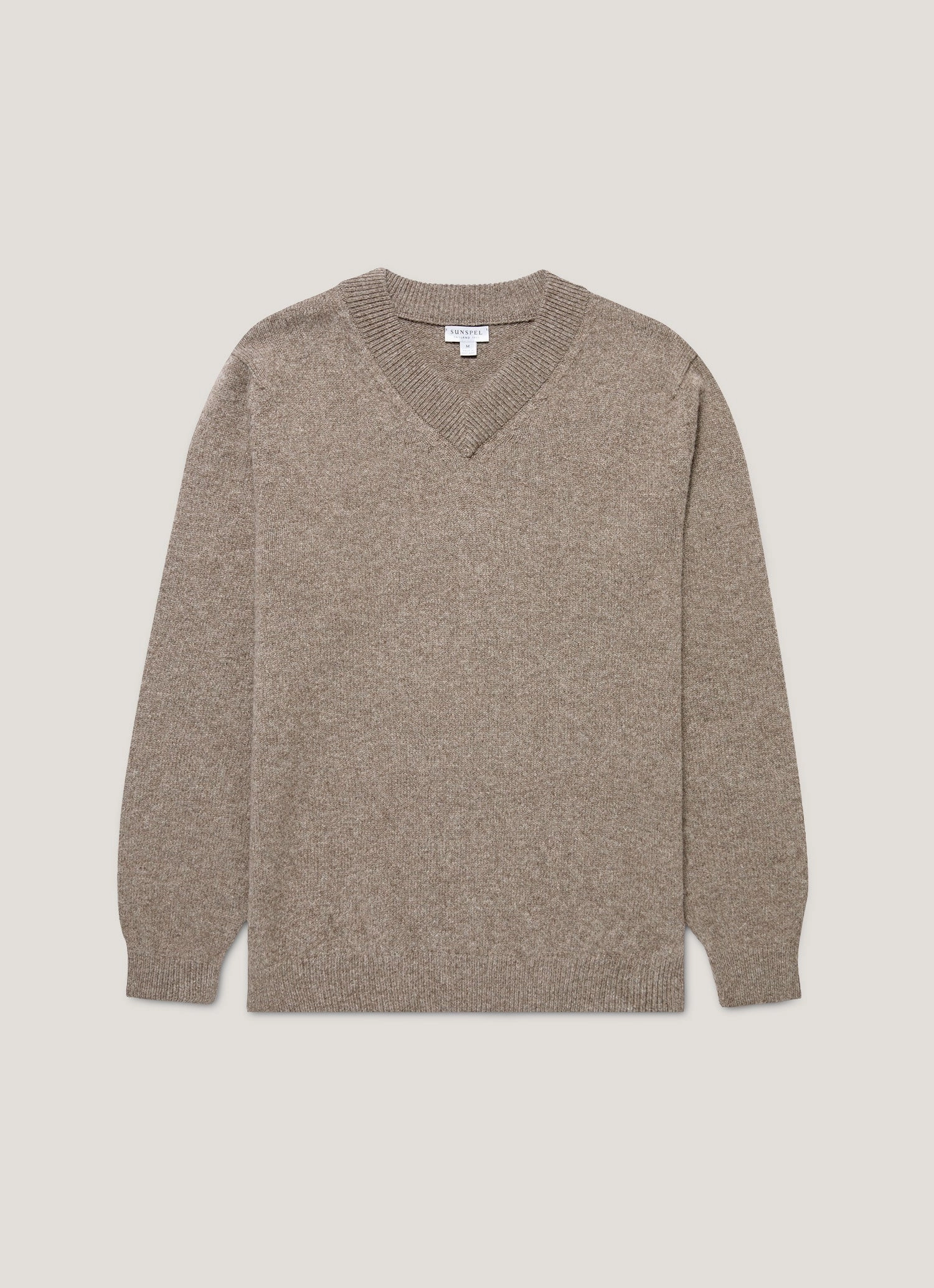 Effortless Look Stay Cozy Men's Lambswool V-neck Jumper in Bark